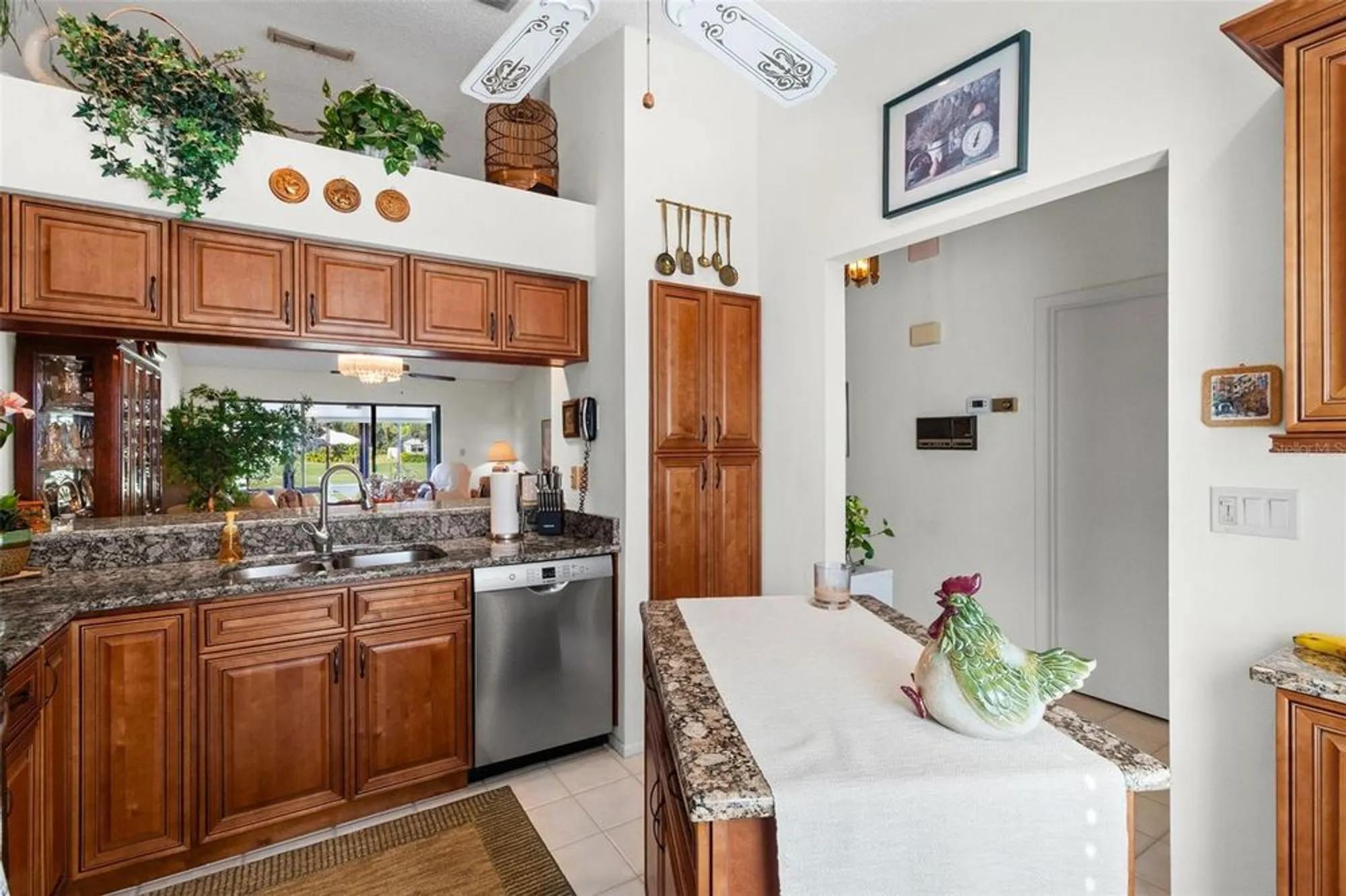 Property Slideshow image 12 of 61 | 6089 clubside dr # 00, Sarasota, FL, 34243