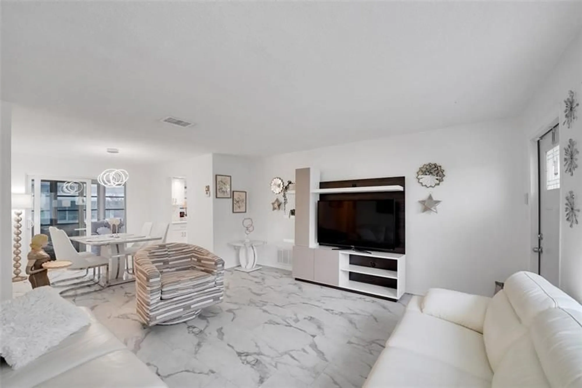 Property Slideshow image 11 of 58 | 260 s golf blvd, Pompano Beach, FL, 33064