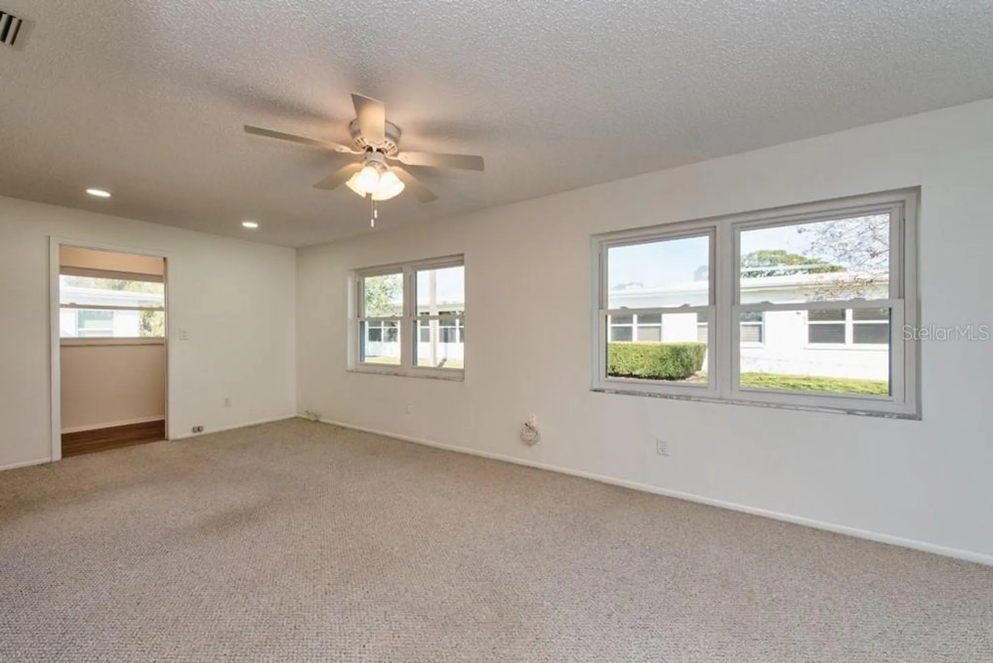 Property Slideshow image 5 of 39 | 3843 97th ter, Pinellas Park, FL, 33782