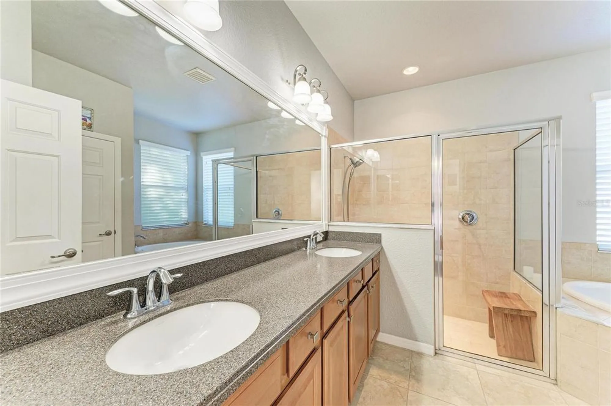 Property Slideshow image 31 of 52 | 212 river enclave ct, Bradenton, FL, 34212