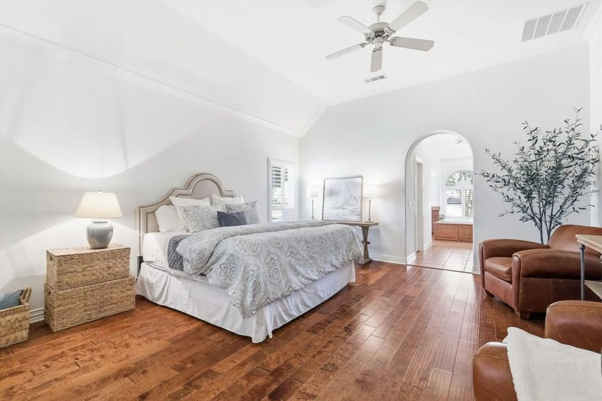 Property Slideshow image 14 of 39 | 9501 grandview dr, Denton, TX, 76207