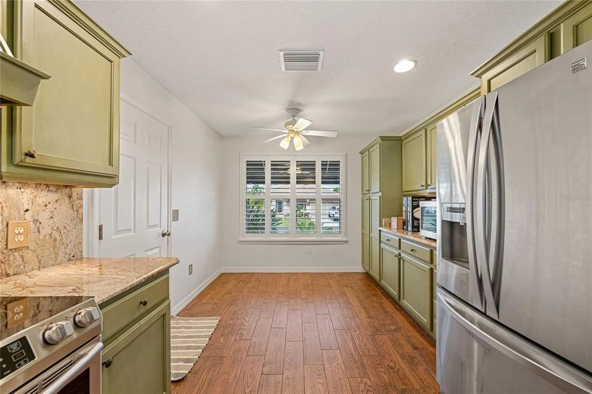 Property Slideshow image 13 of 34 | 1110 salido ave # 20, Lady Lake, FL, 32159