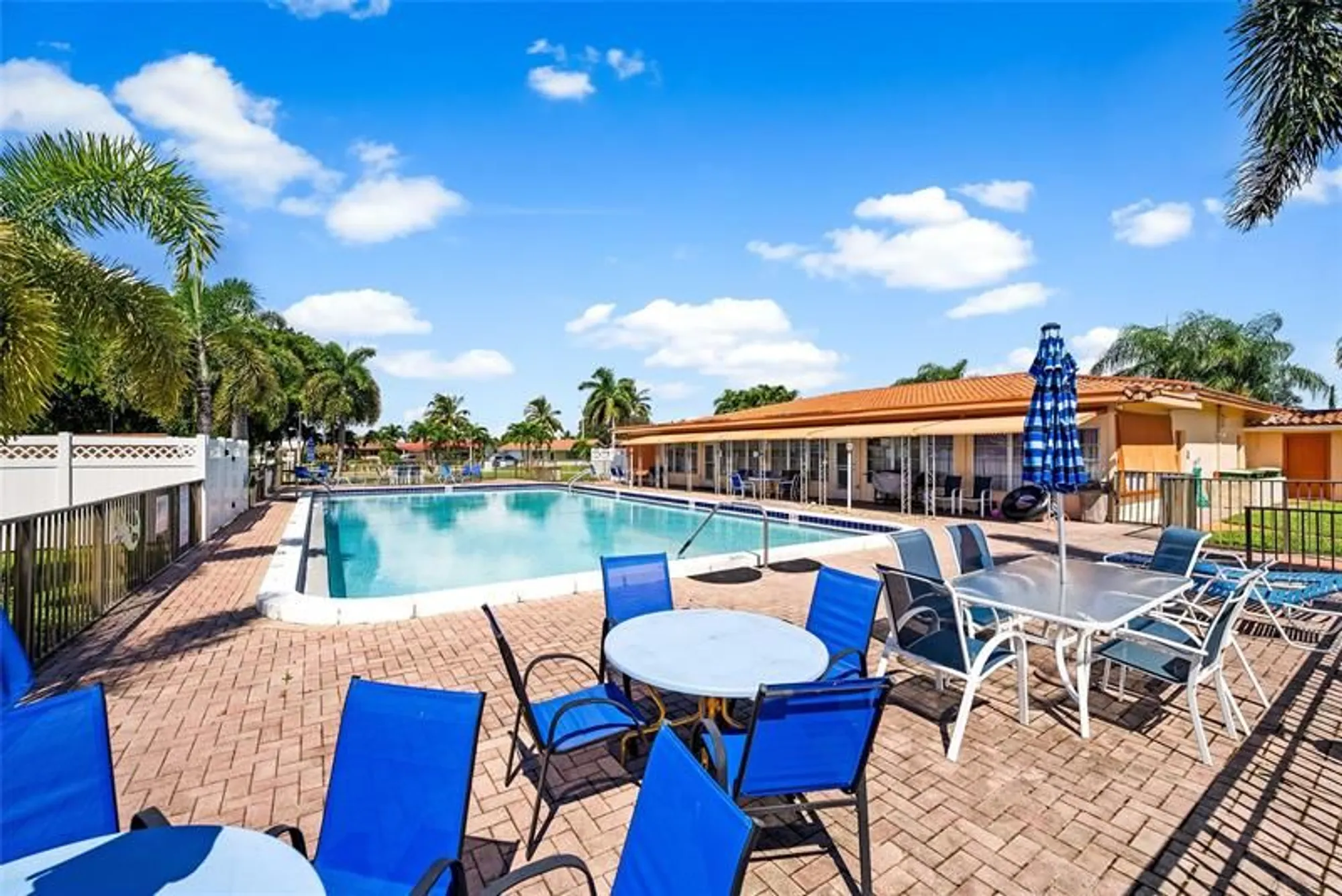 Property Slideshow image 30 of 34 | 4524 nw 43rd ave, Tamarac, FL, 33319