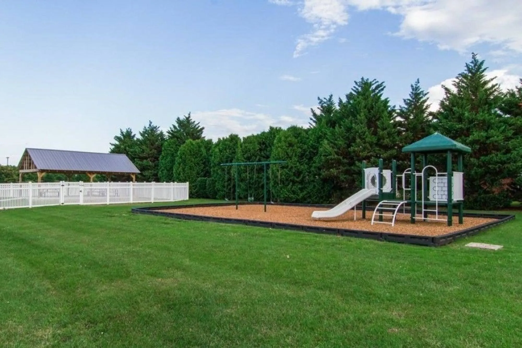 Property Slideshow image 27 of 28 | 702 forest glen cir, Murfreesboro, TN, 37128