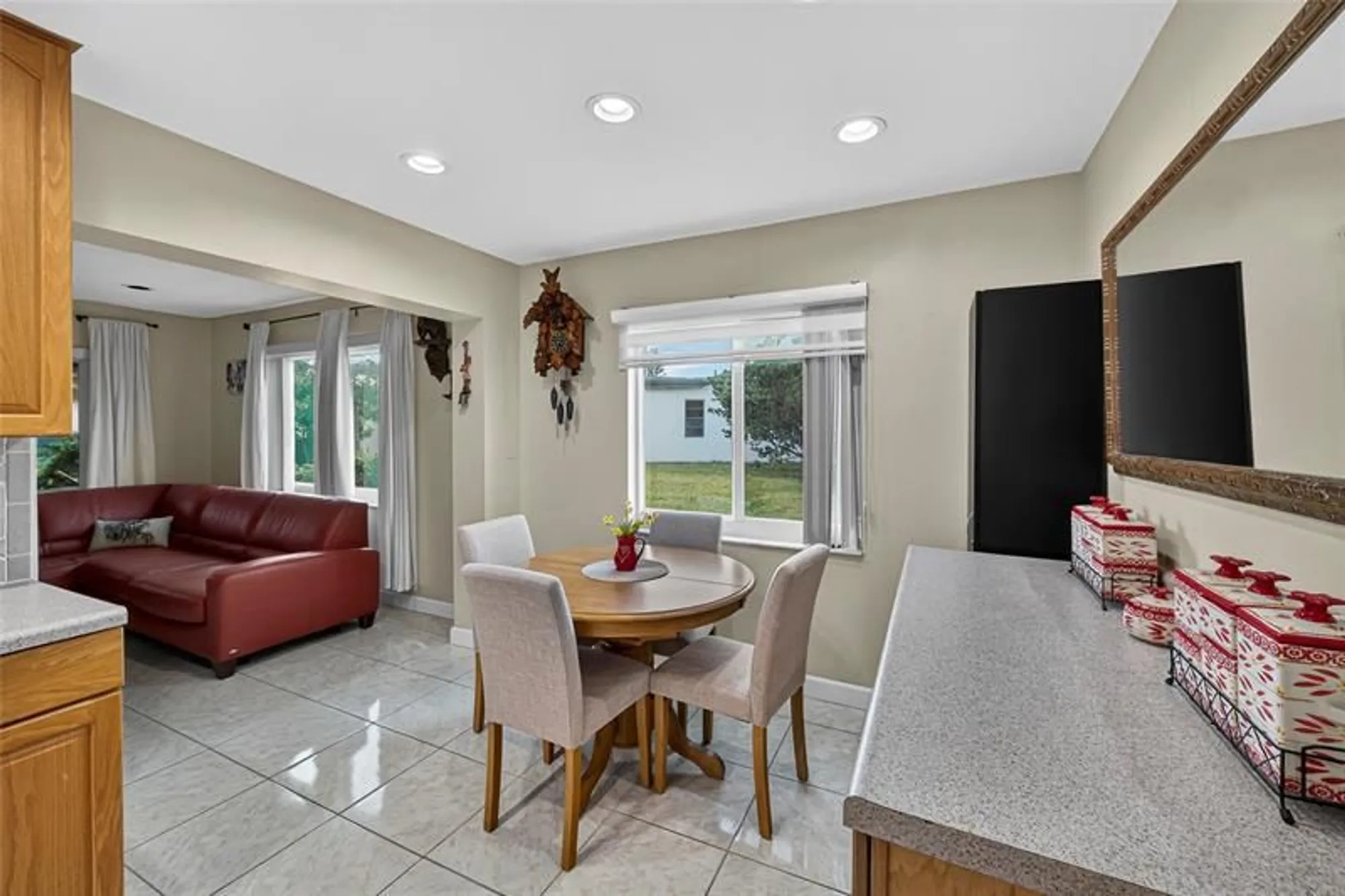 Property Slideshow image 22 of 50 | 9812 nw 75th ct, Tamarac, FL, 33321
