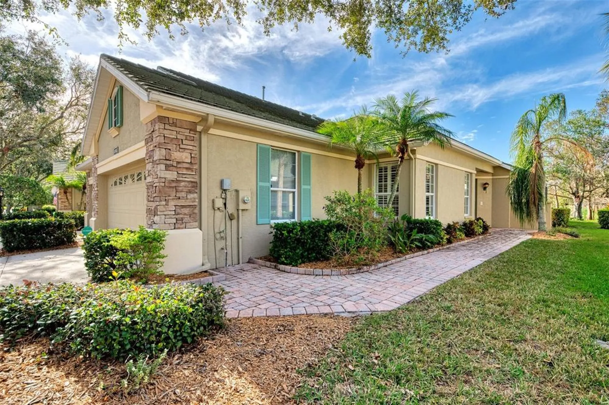 Property Slideshow image 9 of 53 | 4914 lakescene pl, Sarasota, FL, 34243