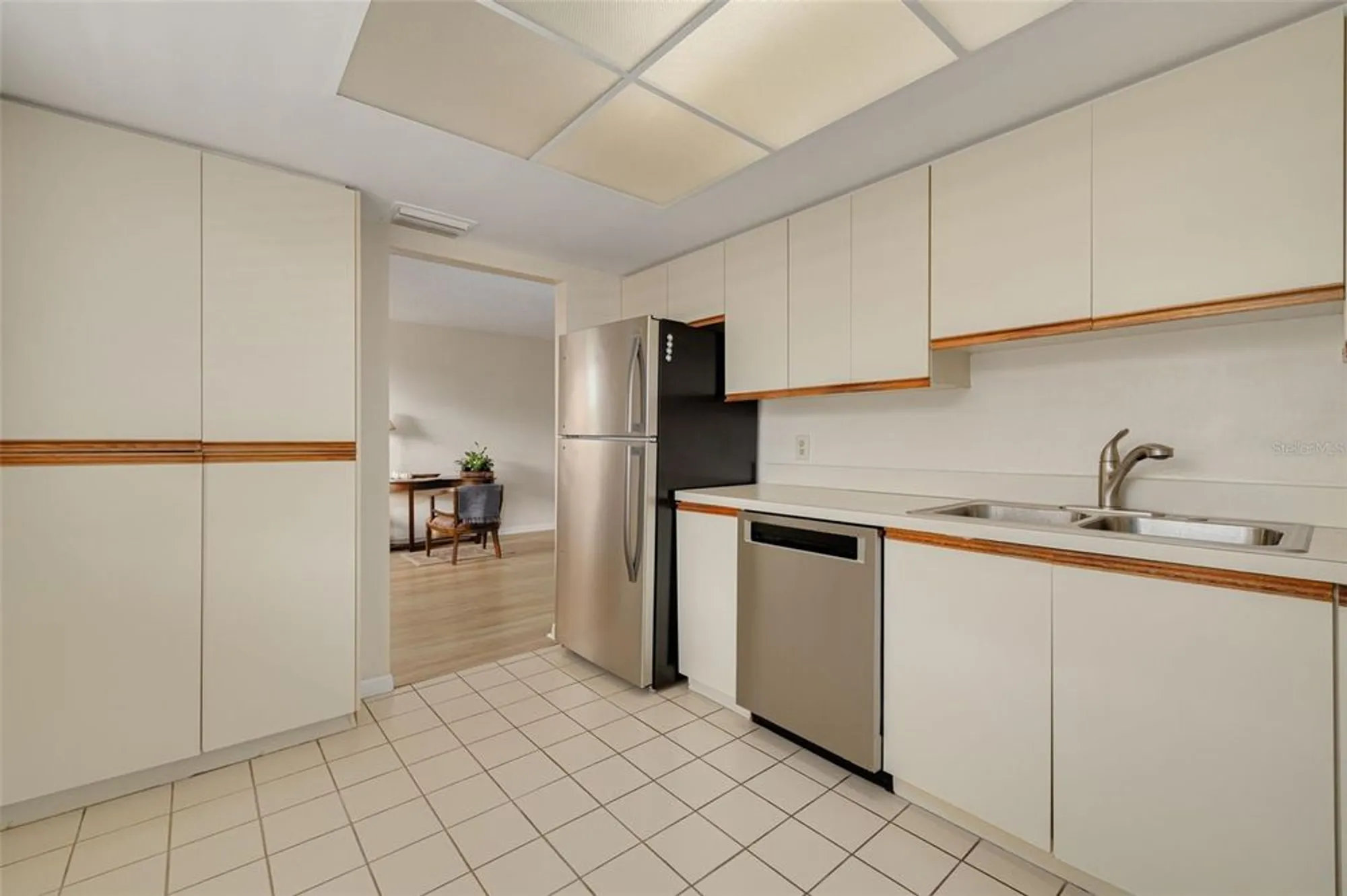 Property Slideshow image 12 of 29 | 3062 eastland blvd 406, Clearwater, FL, 33761