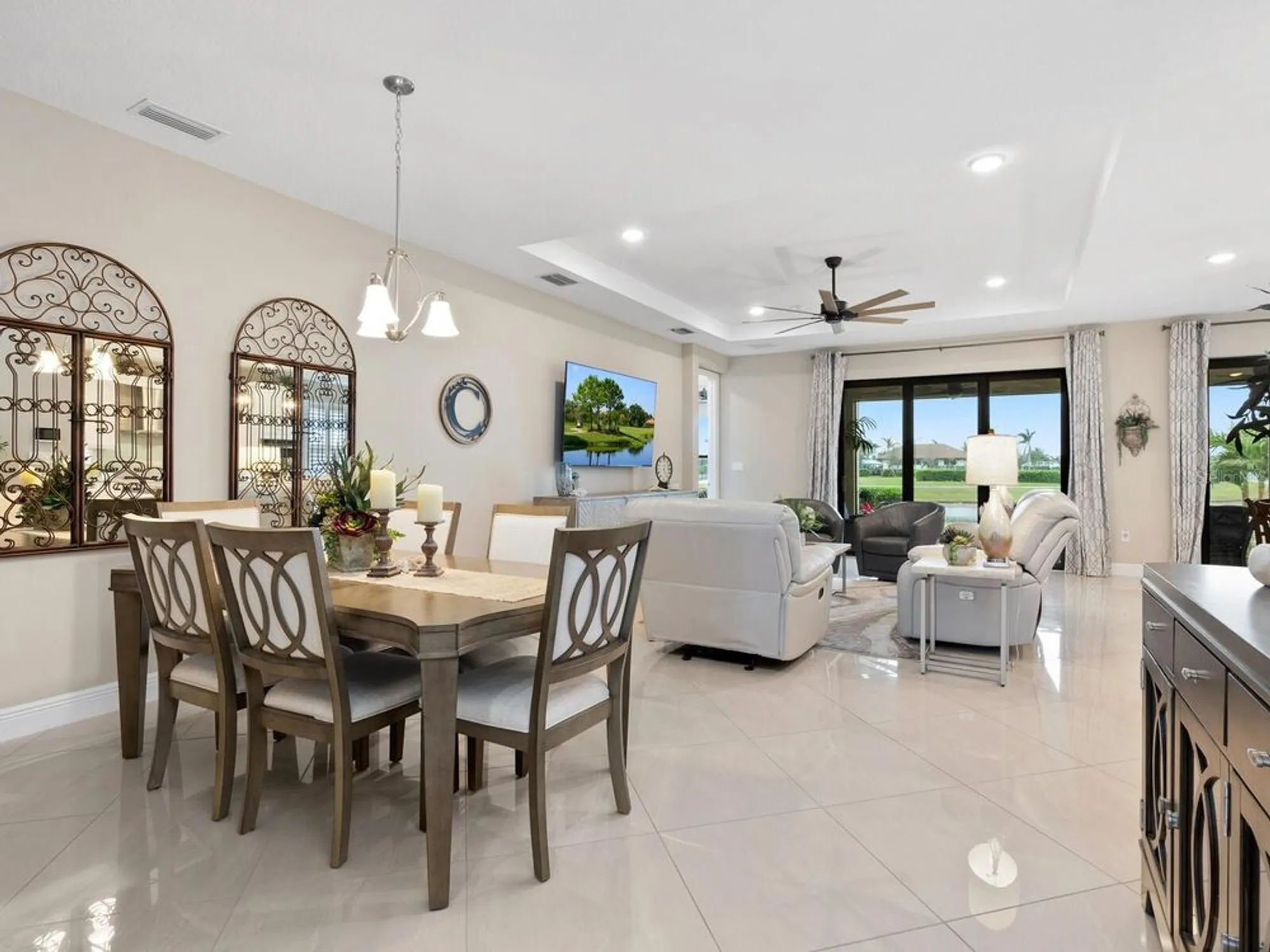 Property Slideshow image 9 of 51 | 4925 surfside cir, Bradenton, FL, 34211