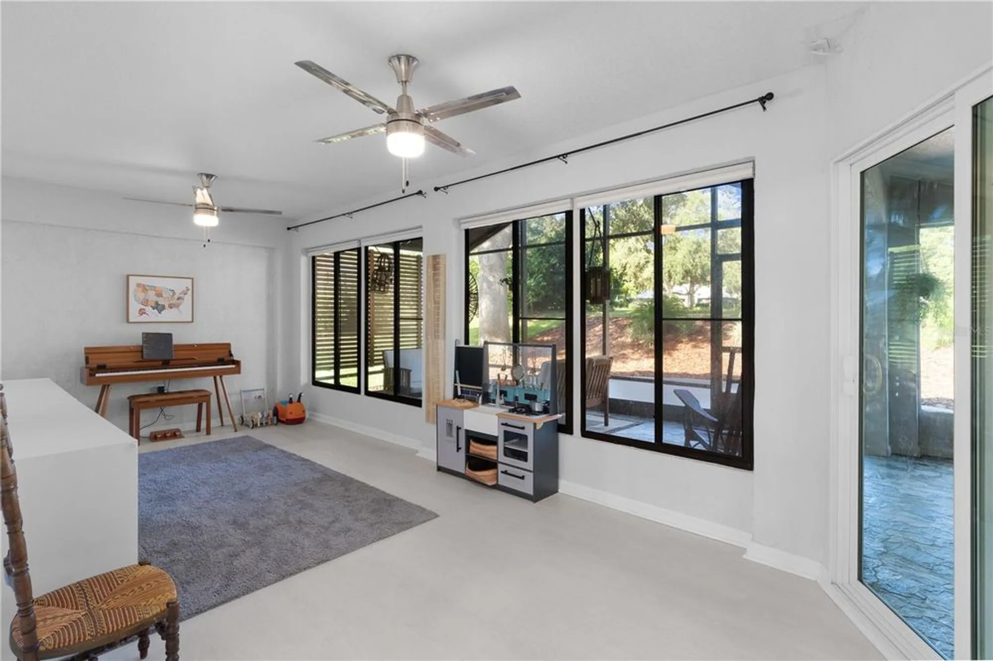 Property Slideshow image 32 of 86 | 5252 grove mnr, Lady Lake, FL, 32159