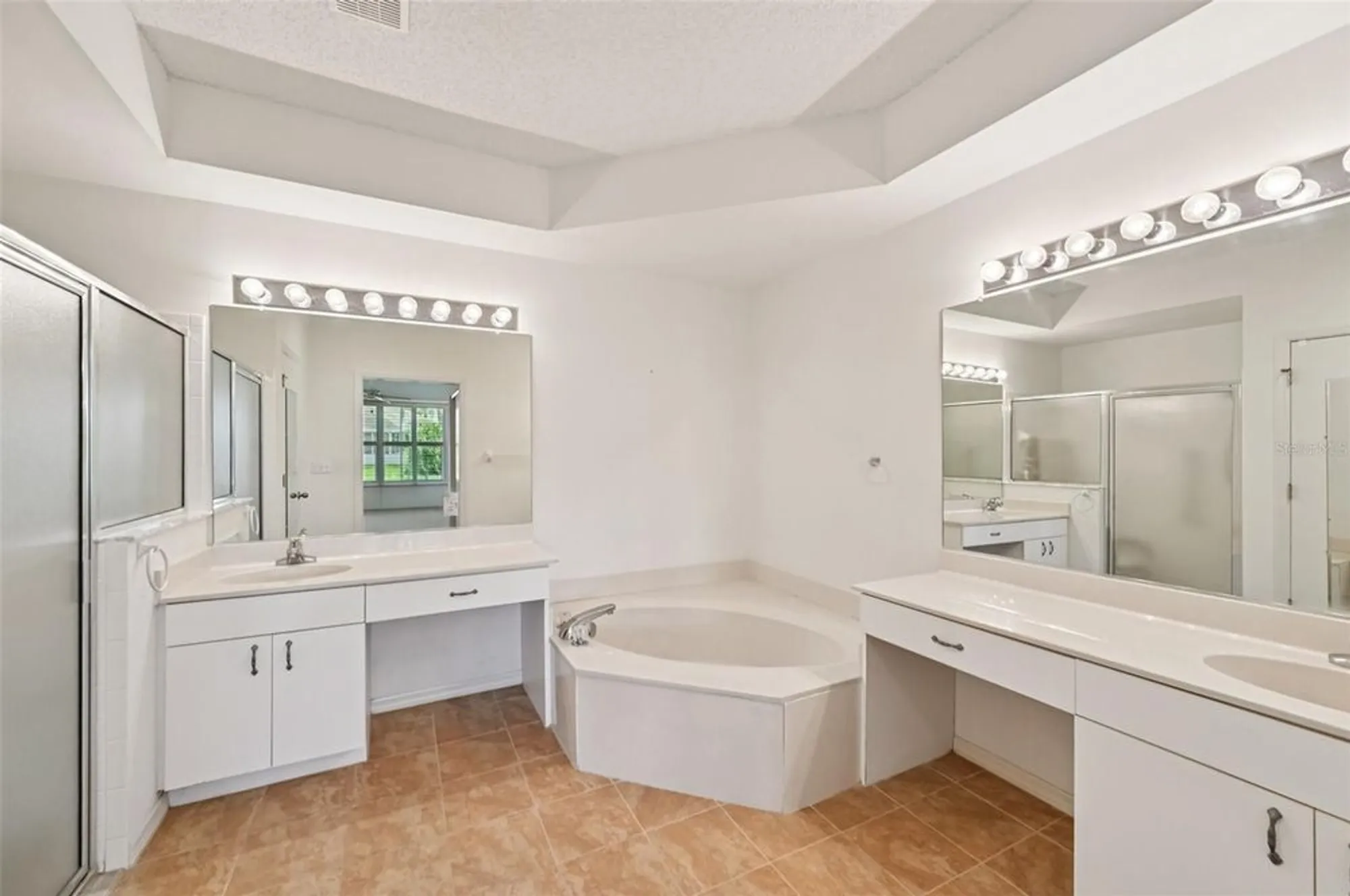 Property Slideshow image 19 of 67 | 1011 otter mill way, Sun City Center, FL, 33573