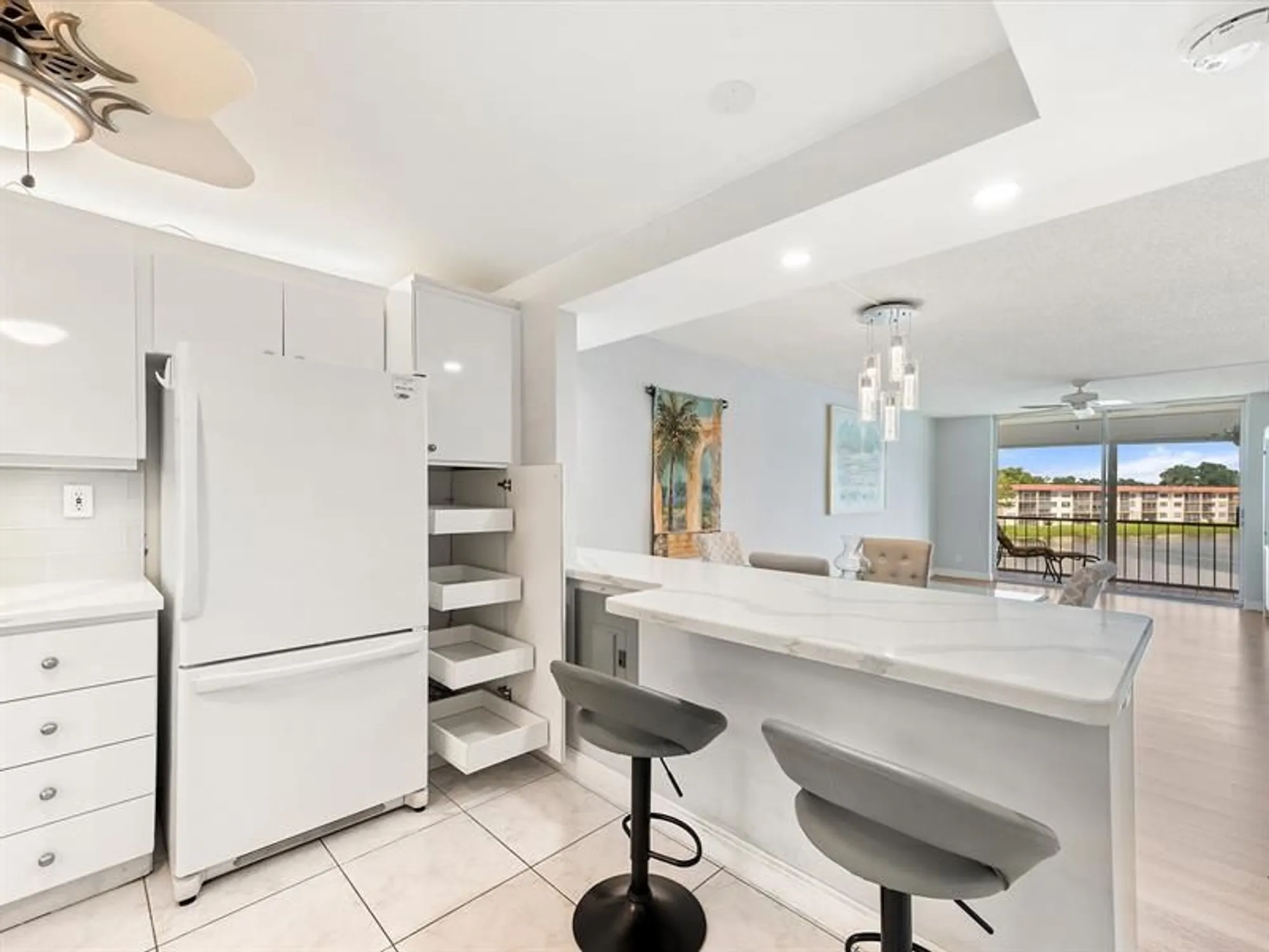 Property Slideshow image 13 of 42 | 9423 s hollybrook lake dr 309, Pembroke Pines, FL, 33025