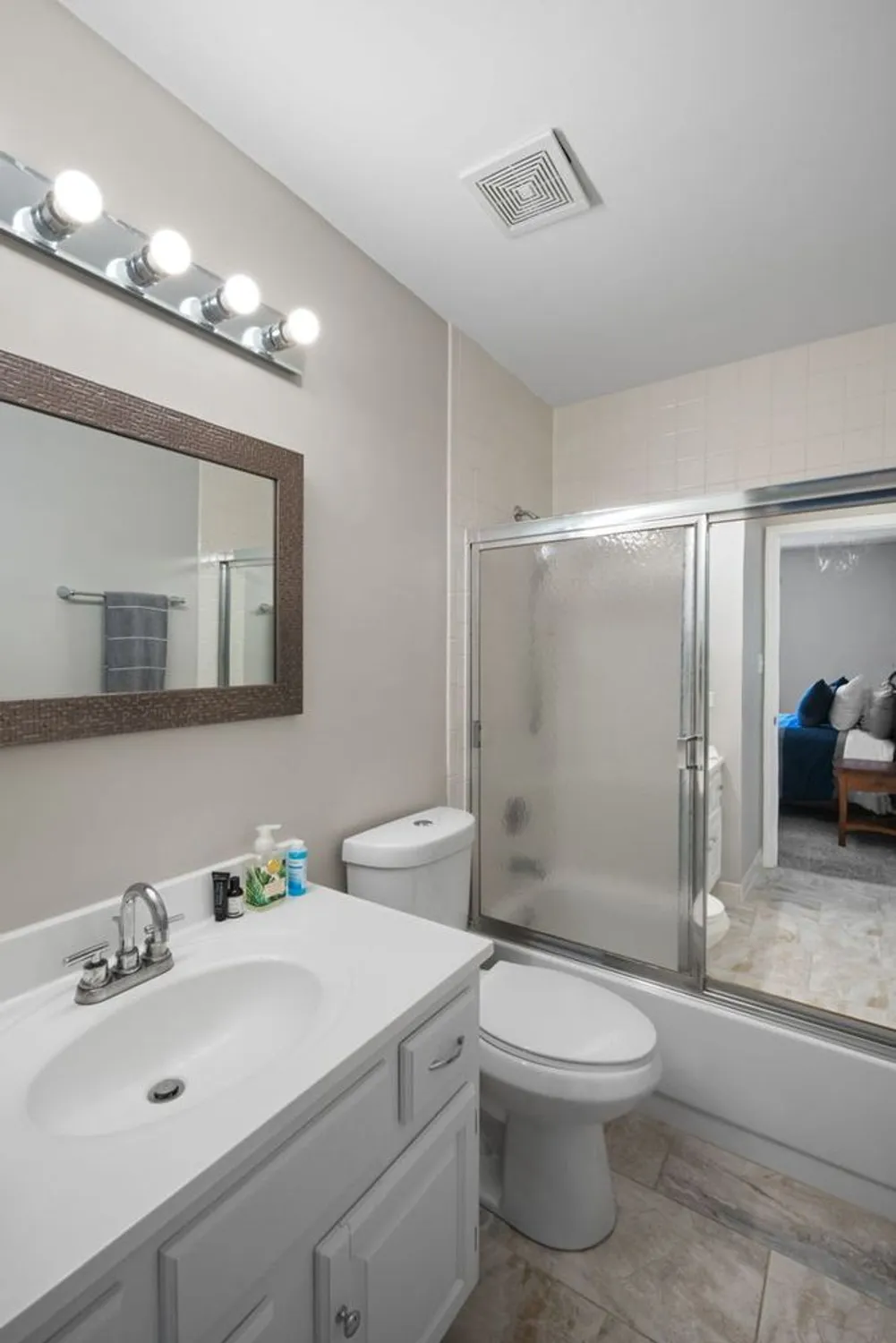 Property Slideshow image 19 of 31 | 429 valley view rd, Lake Barrington, IL, 60010