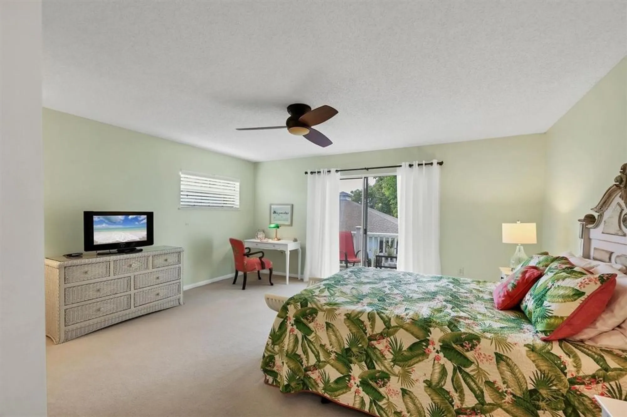 Property Slideshow image 36 of 63 | 6465 carrington cir 44, Sarasota, FL, 34238