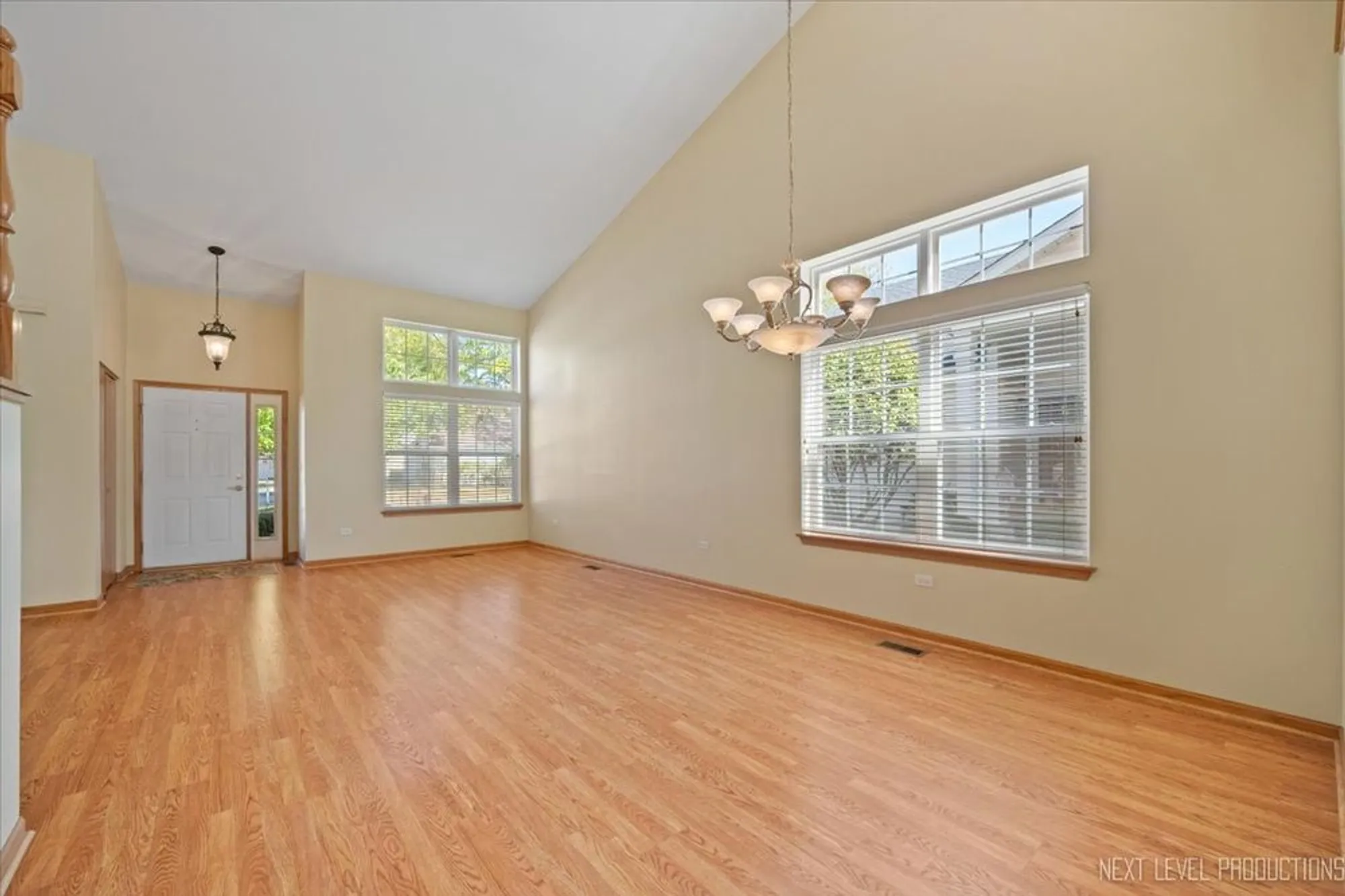 Property Slideshow image 4 of 26 | 14037 s tamarack dr, Plainfield, IL, 60544