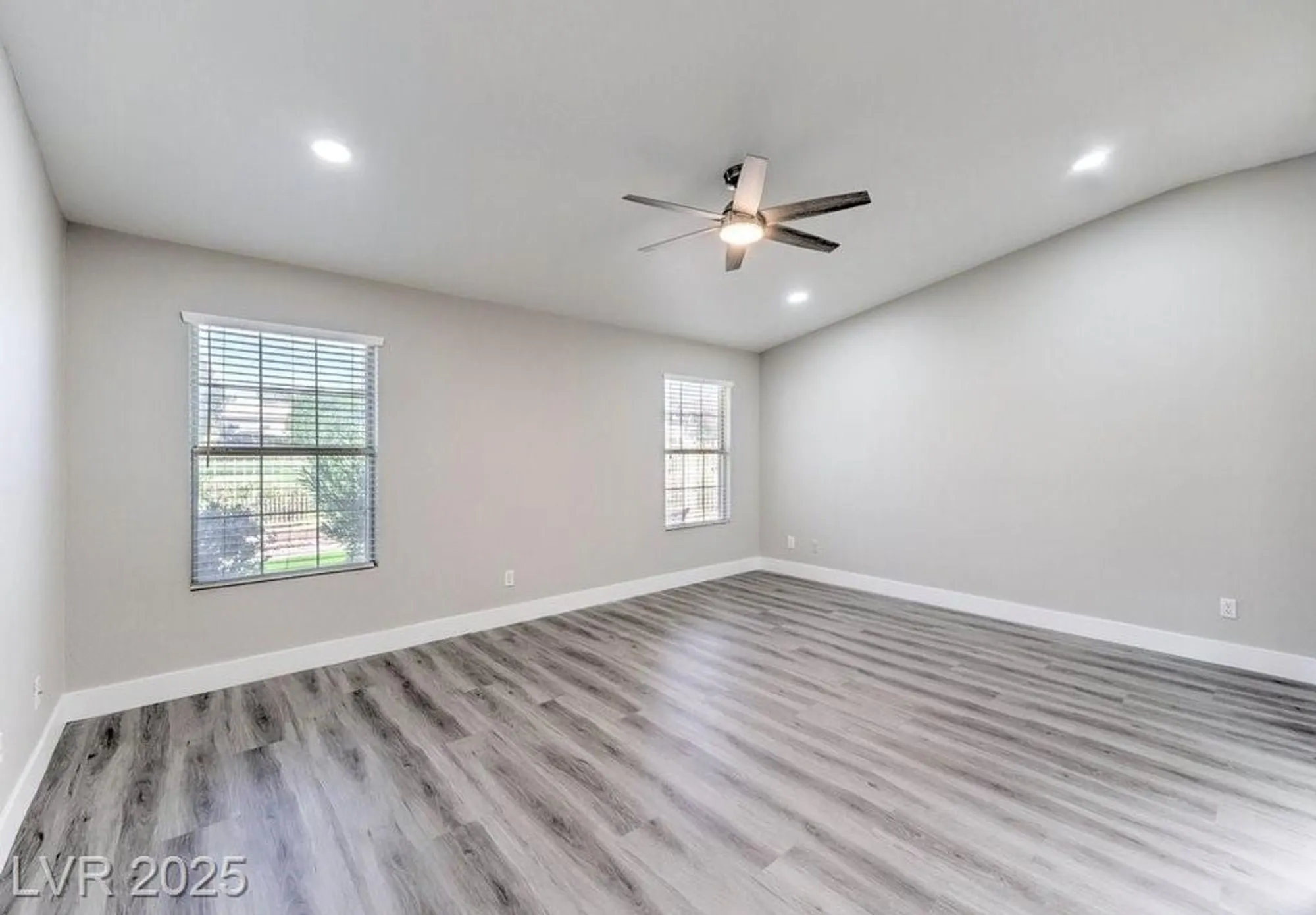 Property Slideshow image 27 of 63 | 5433 honey mesquite ln, Las Vegas, NV, 89130