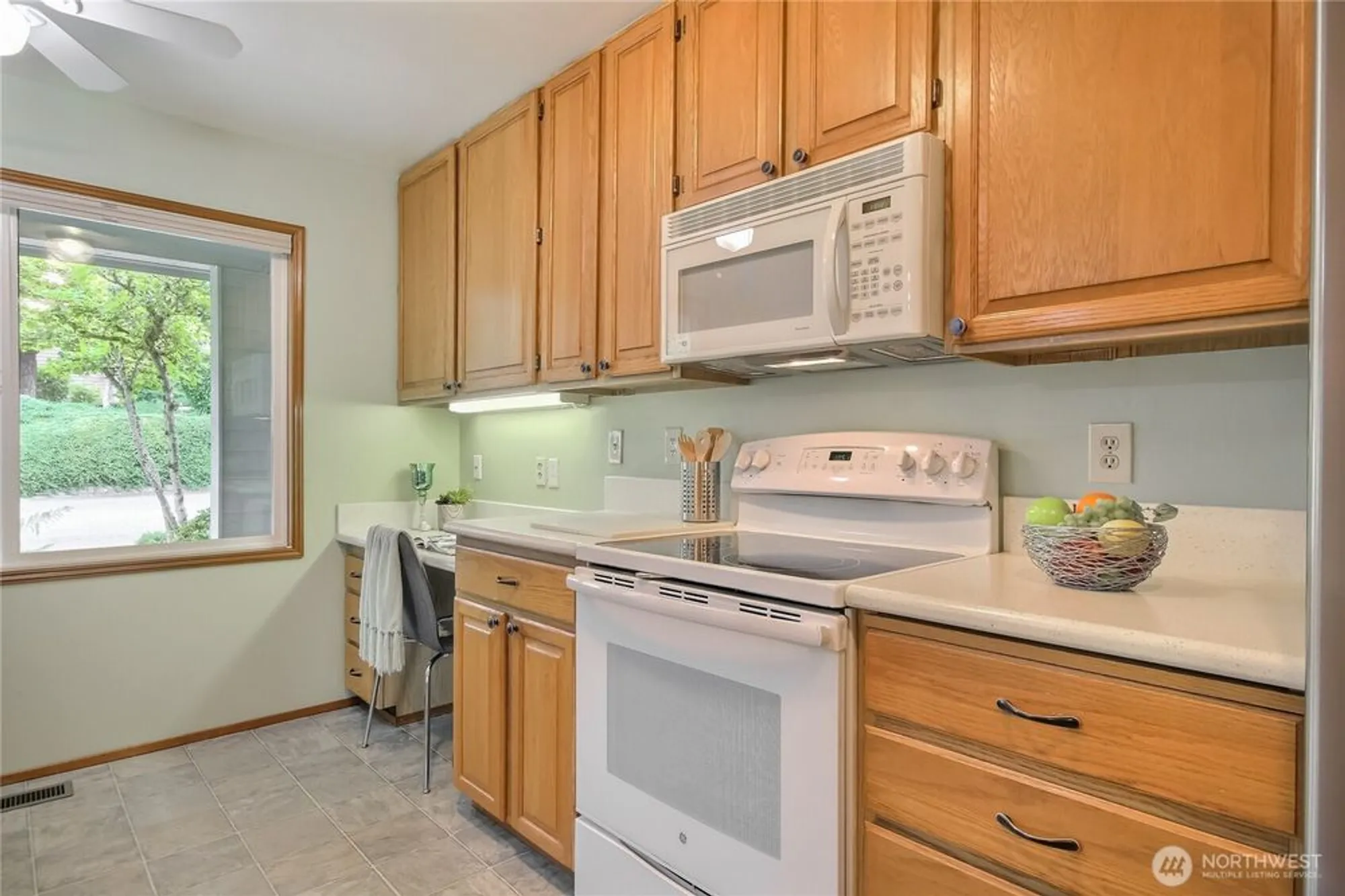 Property Slideshow image 13 of 40 | 4106 221st pl se # 1072, Issaquah, WA, 98029