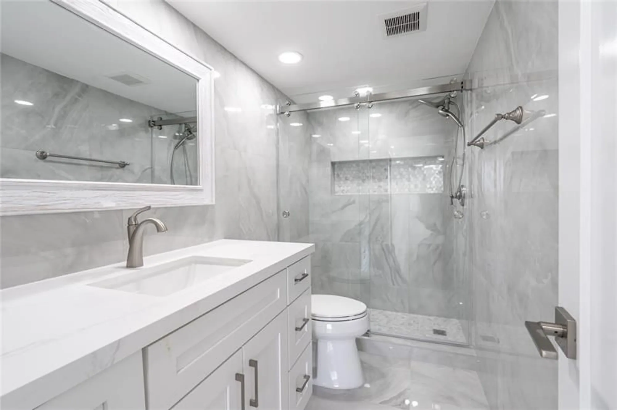 Property Slideshow image 4 of 81 | 8900 washington blvd 418, Pembroke Pines, FL, 33025