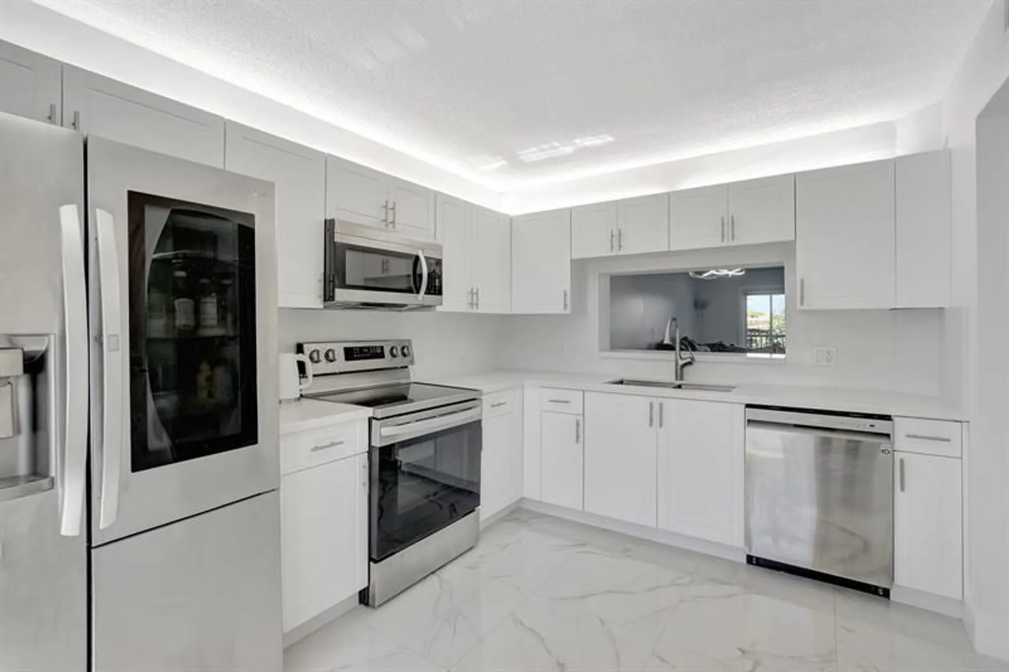 Property Slideshow image 7 of 45 | 13355 sw 16th ct, Pembroke Pines, FL, 33027