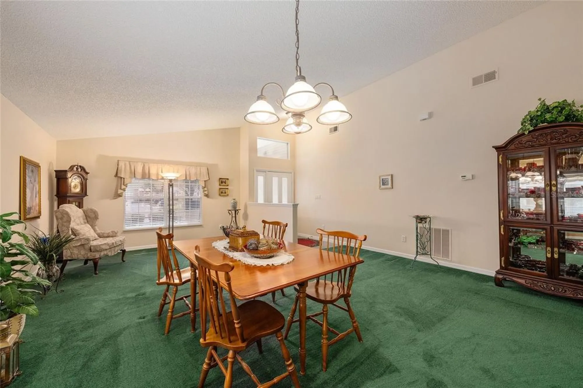 Property Slideshow image 10 of 37 | 24817 cranes roost cir, Leesburg, FL, 34748