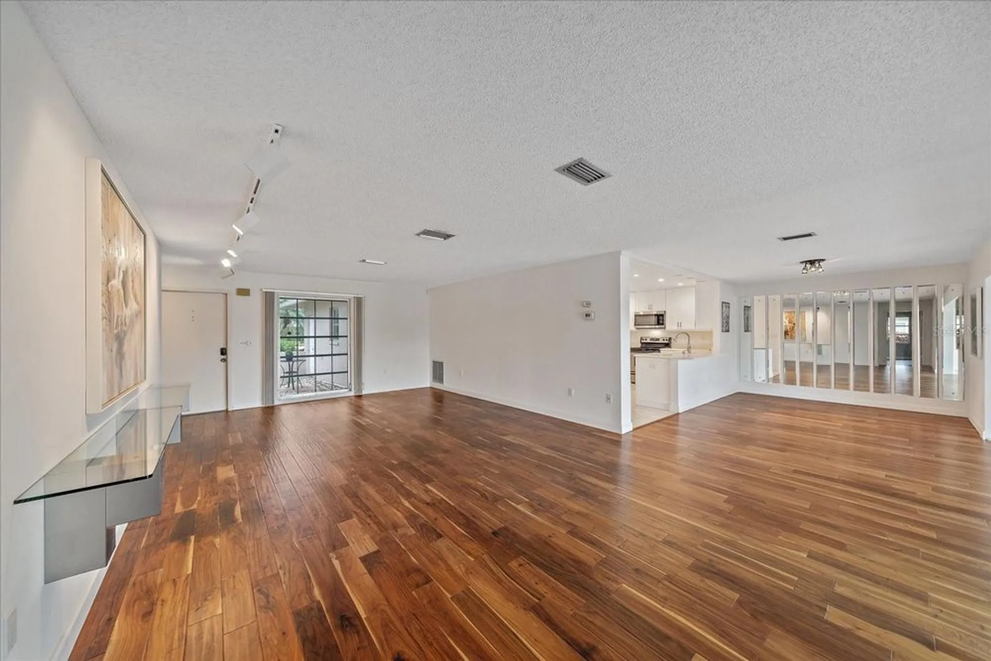 Property Slideshow image 6 of 36 | 7077 w country club dr, Sarasota, FL, 34243