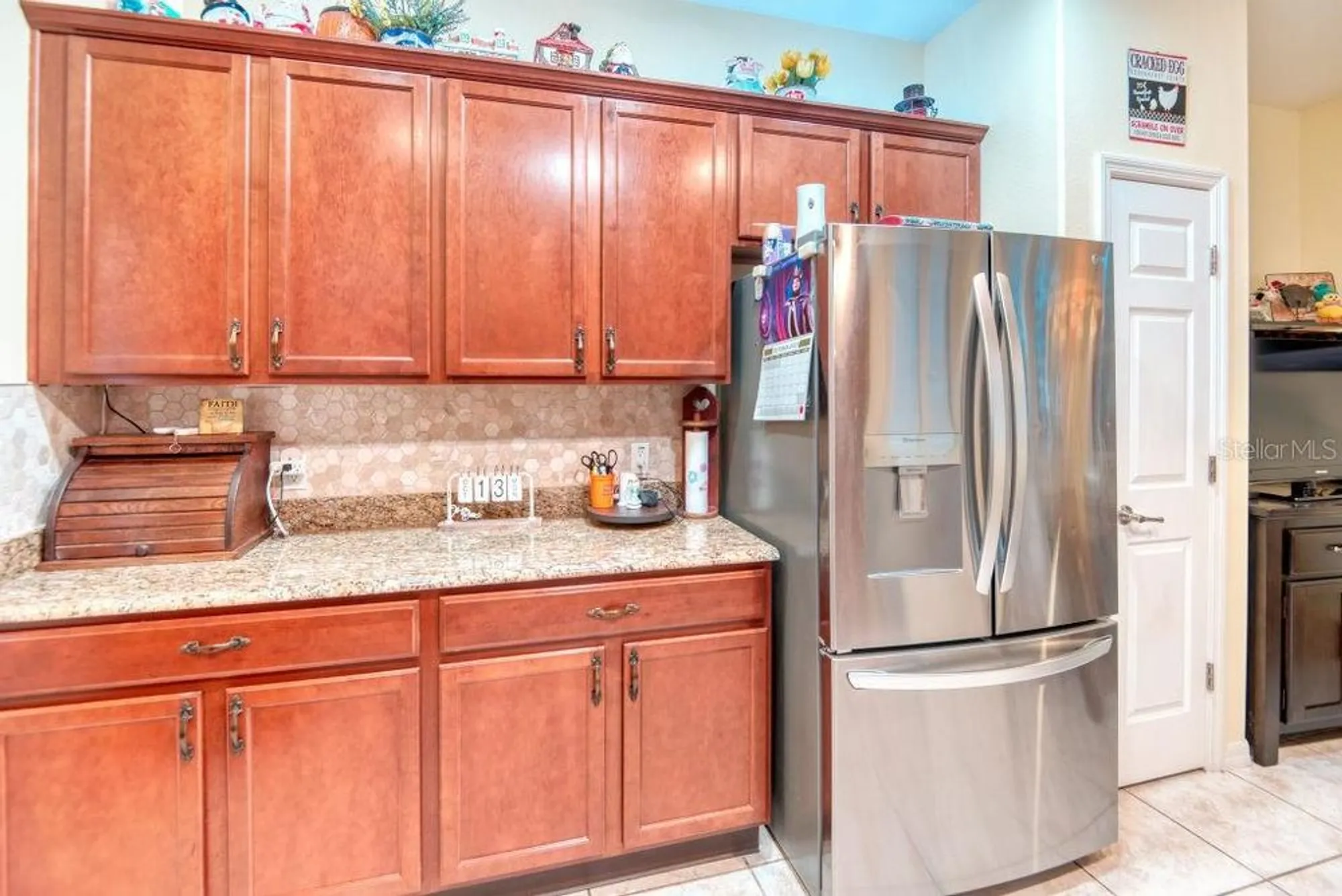 Property Slideshow image 16 of 61 | 640 grand canal dr, Kissimmee, FL, 34759