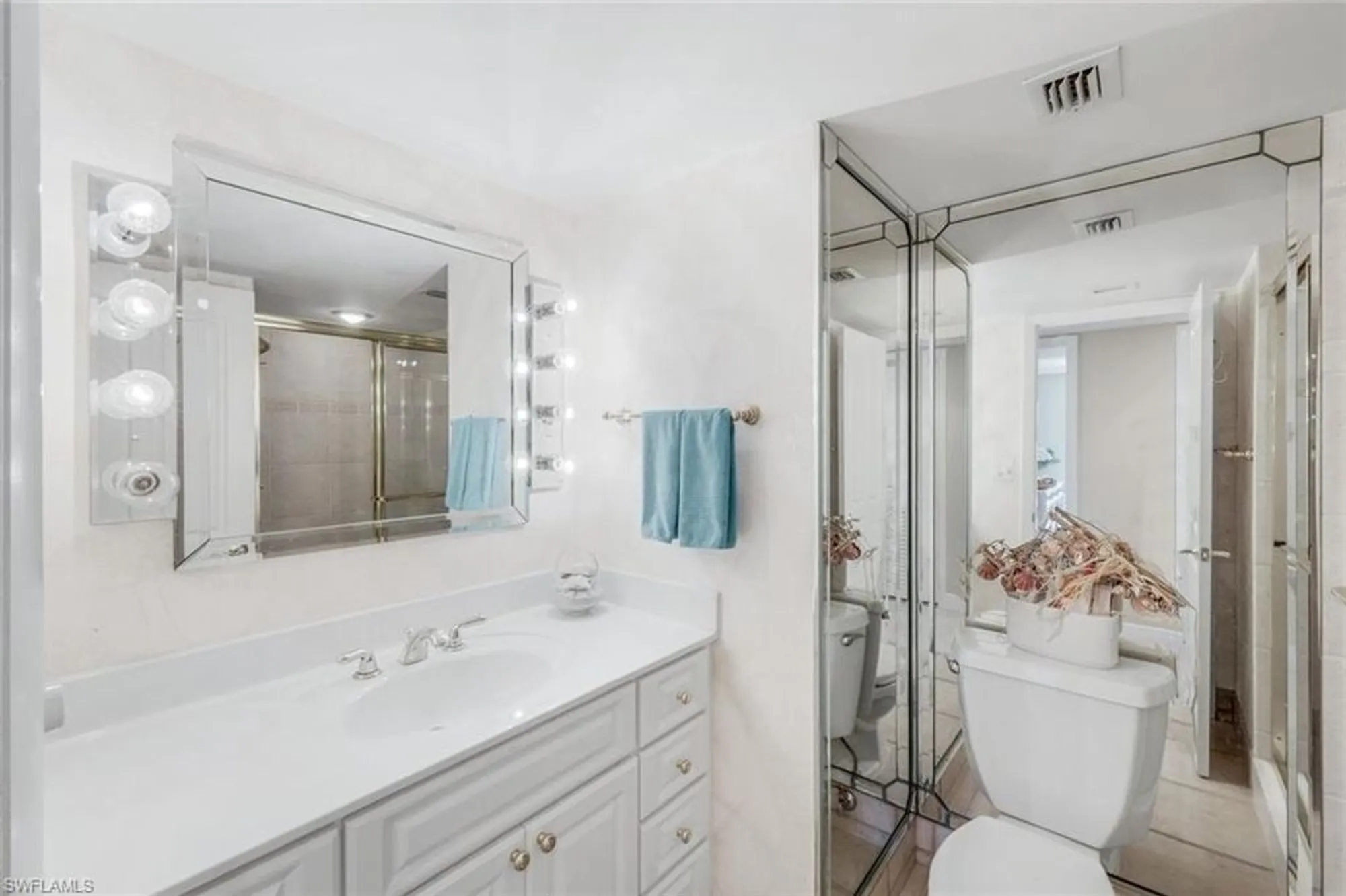 Property Slideshow image 19 of 45 | 3399 gulf shore blvd 203, Naples, FL, 34103