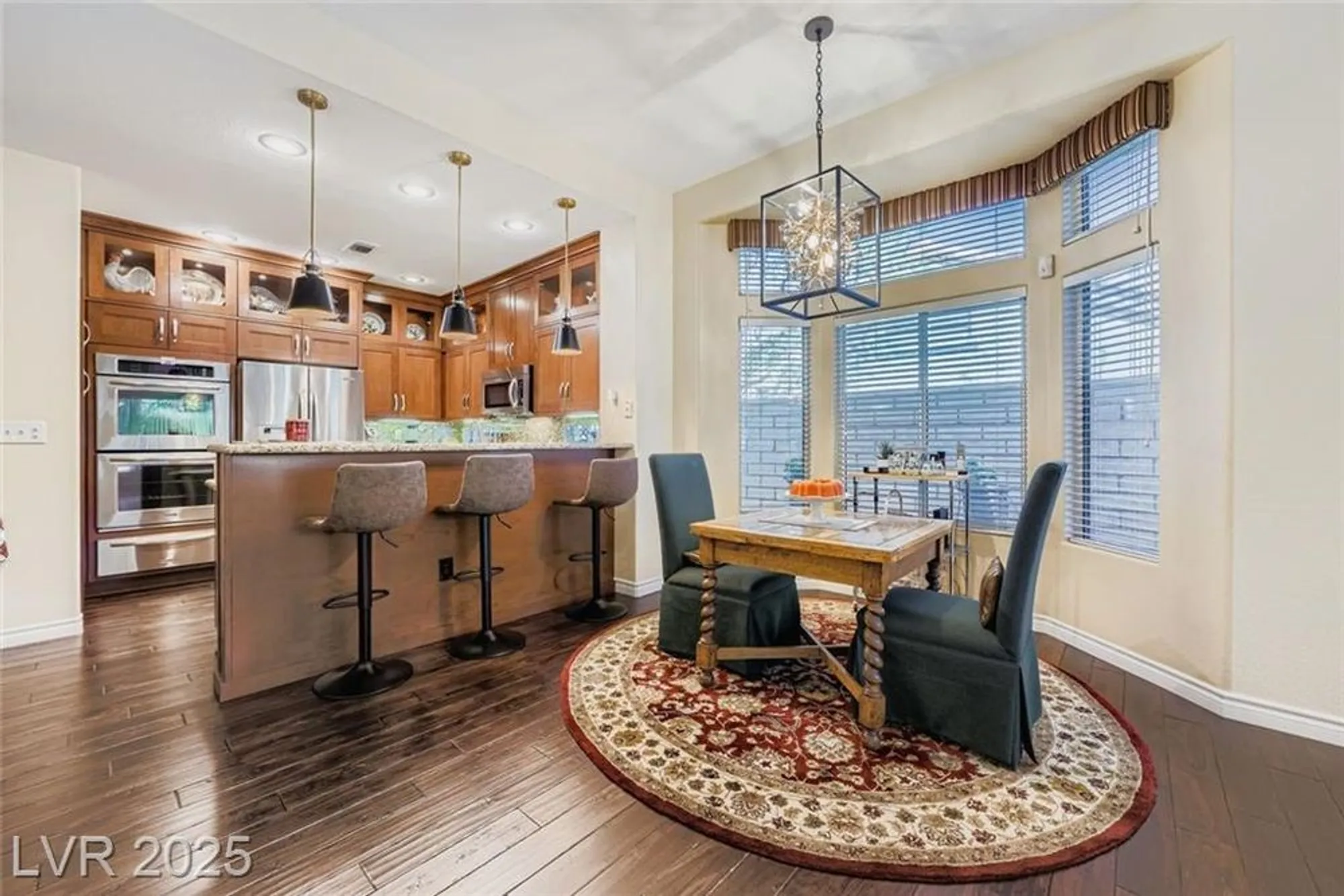 Property Slideshow image 15 of 28 | 10737 shackleton dr, Las Vegas, NV, 89134