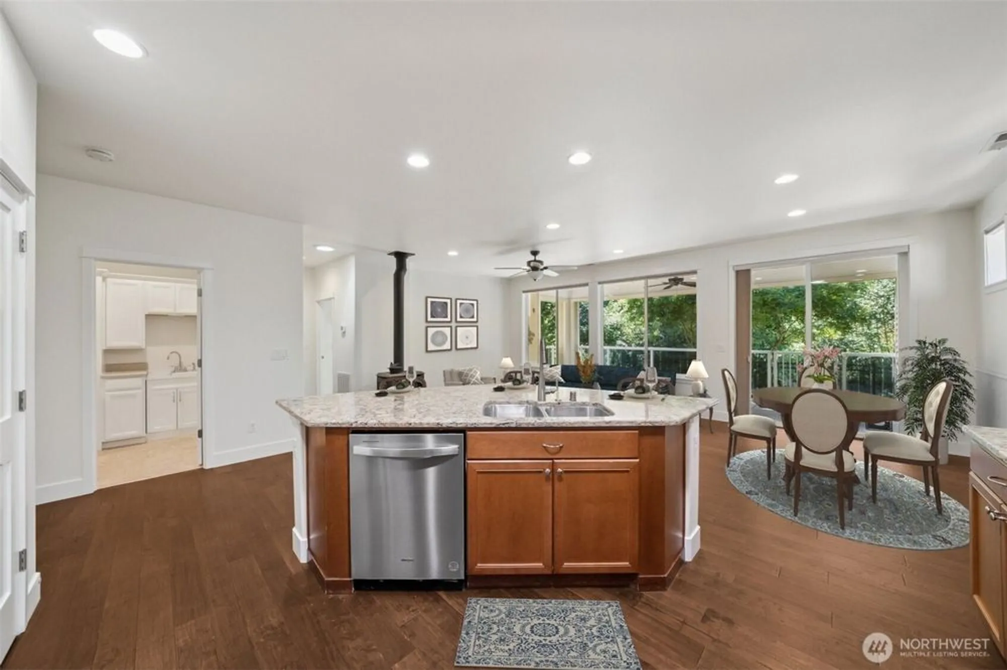 Property Slideshow image 16 of 35 | 14714 knoll park ct, Bonney Lake, WA, 98391