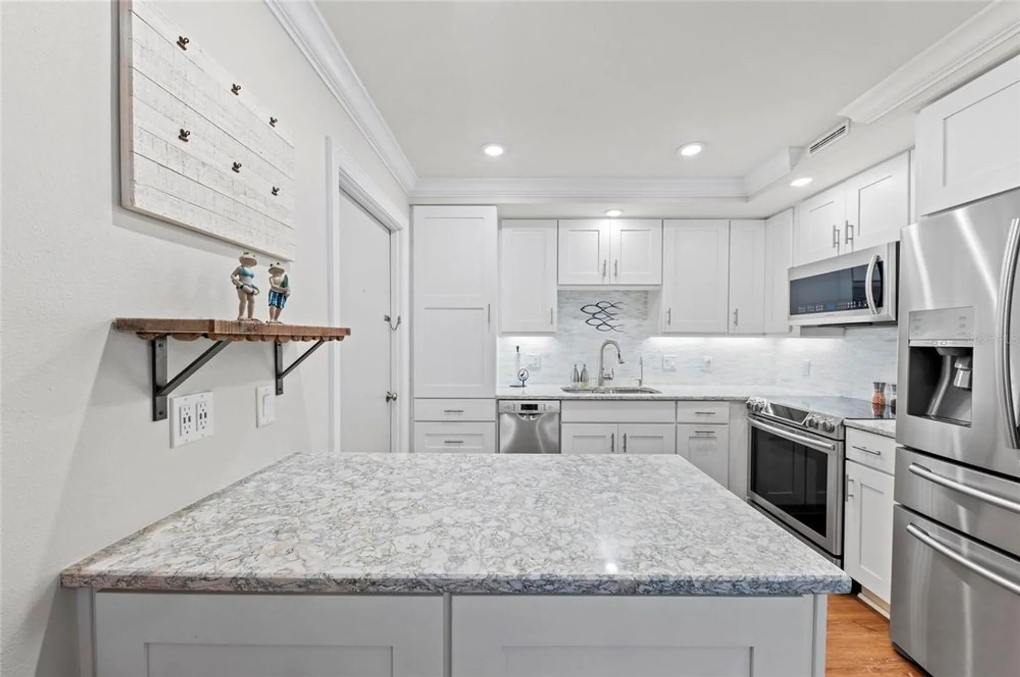 Property Slideshow image 12 of 55 | 101 whispering sands dr apt 307, Sarasota, FL, 34242