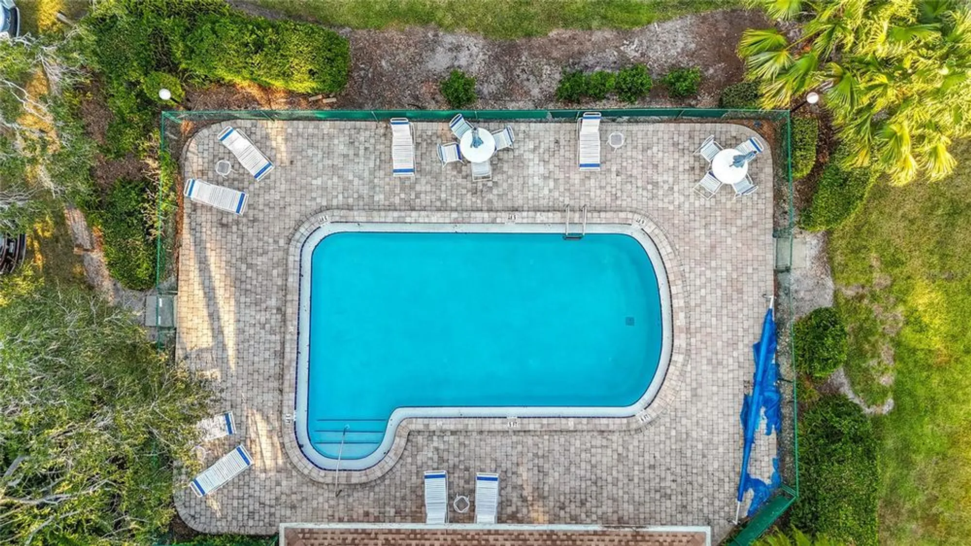 Property Slideshow image 35 of 43 | 4683 oak hollow dr 3, Sarasota, FL, 34241