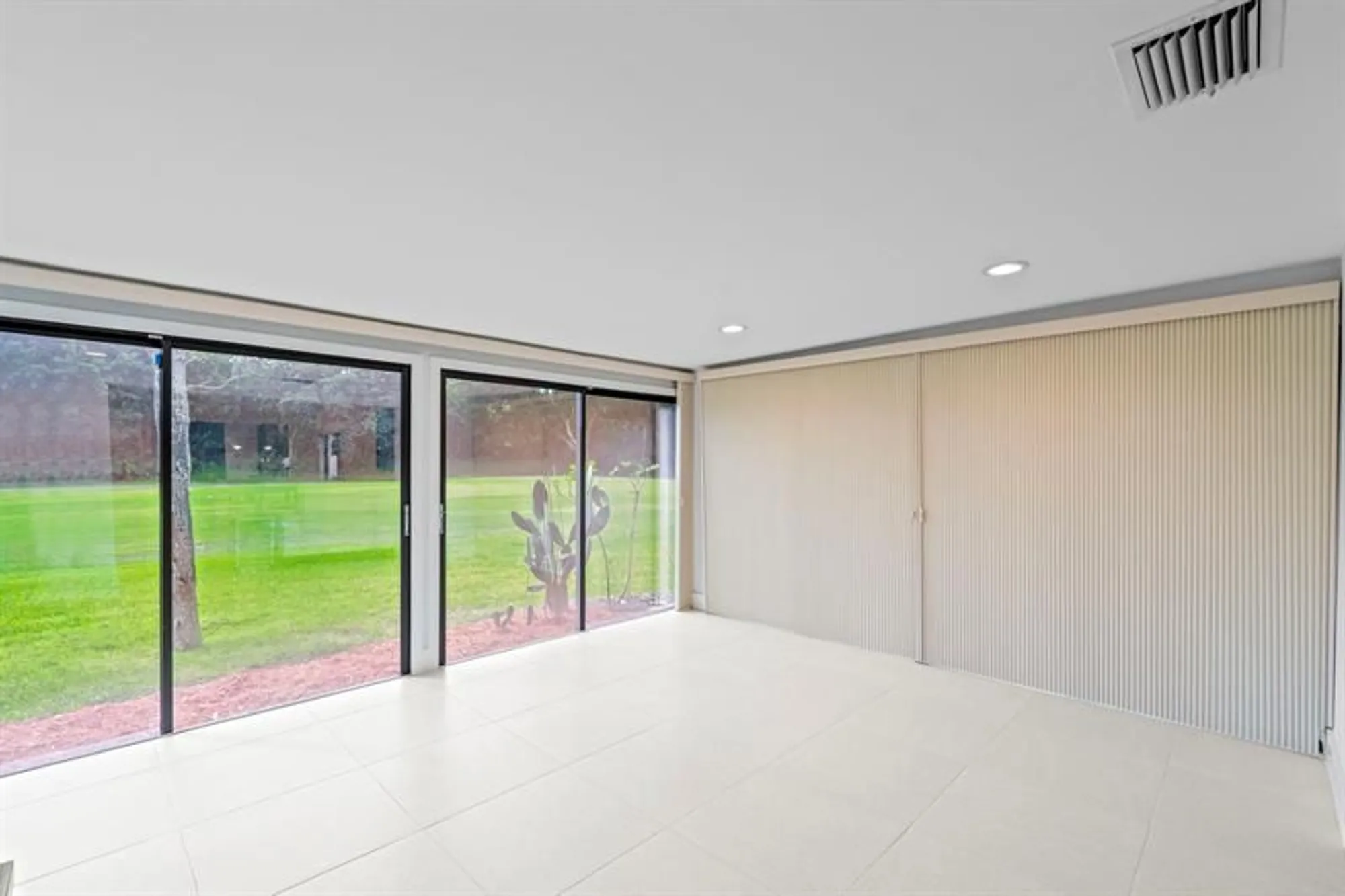 Property Slideshow image 45 of 48 | 8020 eastlake dr # 11a, Boca Raton, FL, 33433