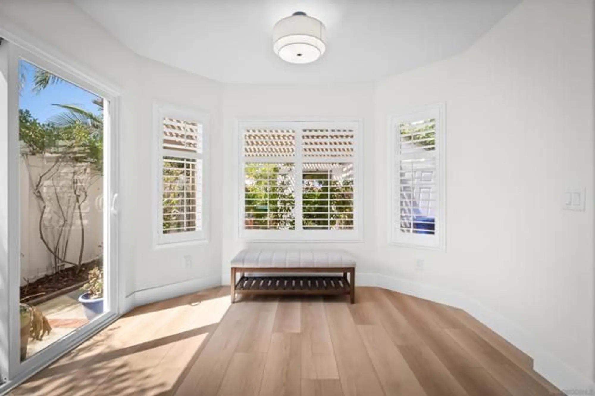 Property Slideshow image 12 of 47 | 4058 lemnos way, Oceanside, CA, 92056