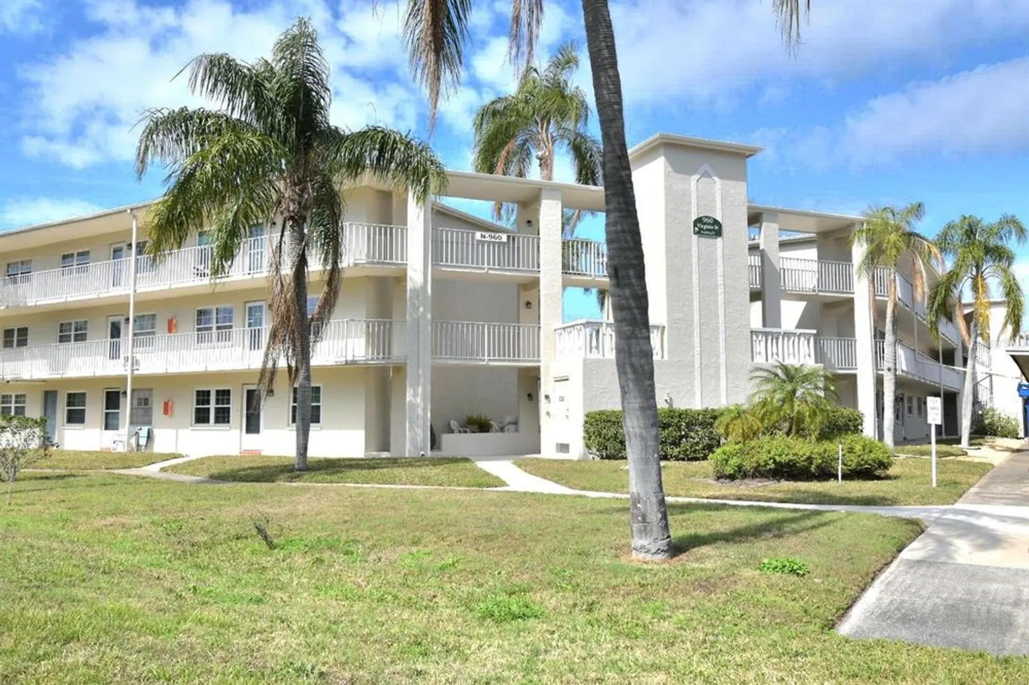 Property Slideshow image 2 of 27 | 960 virginia st 205, Dunedin, FL, 34698