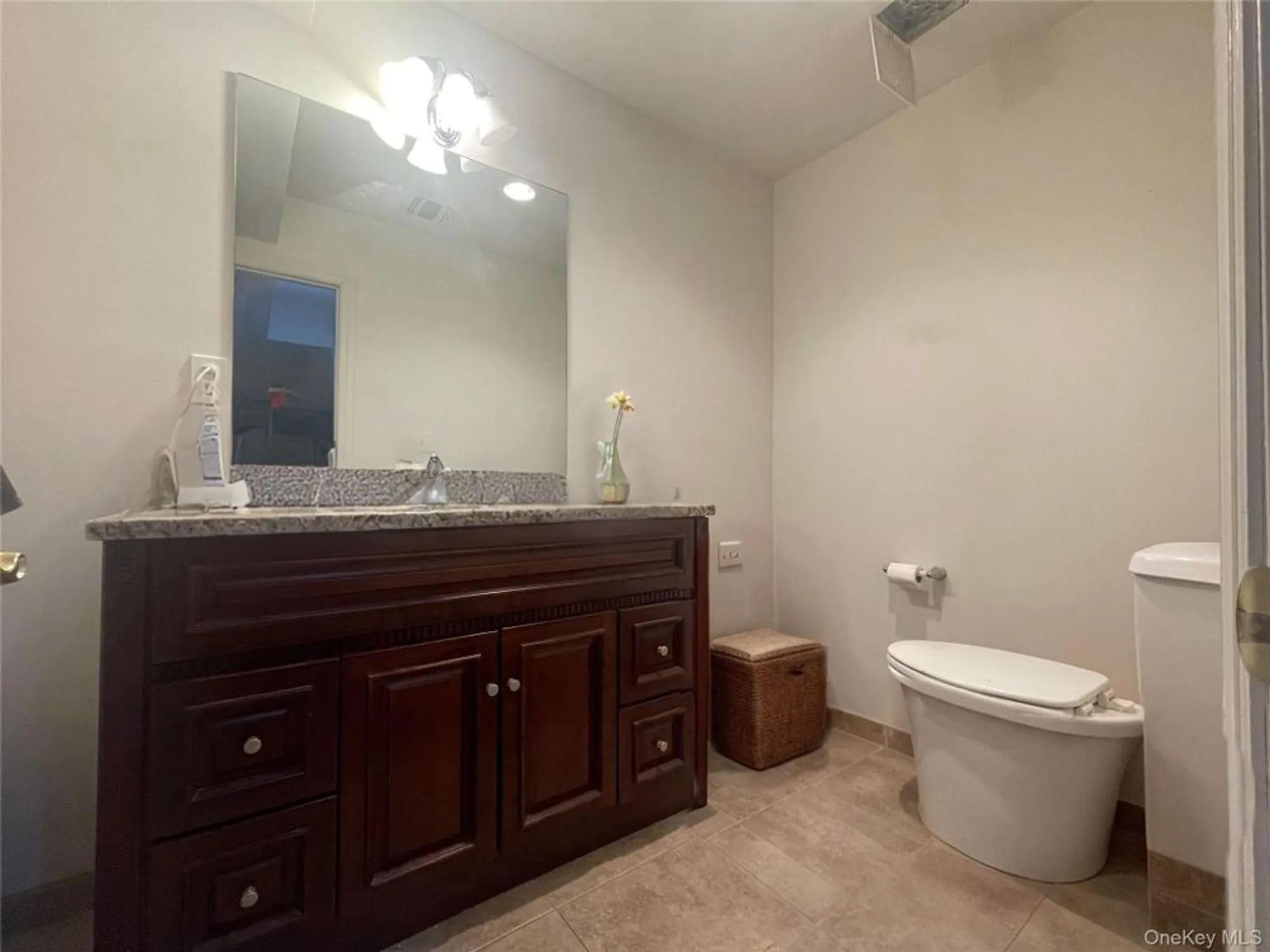 Property Slideshow image 8 of 20 | 272 spring dr, East Meadow, NY, 11554