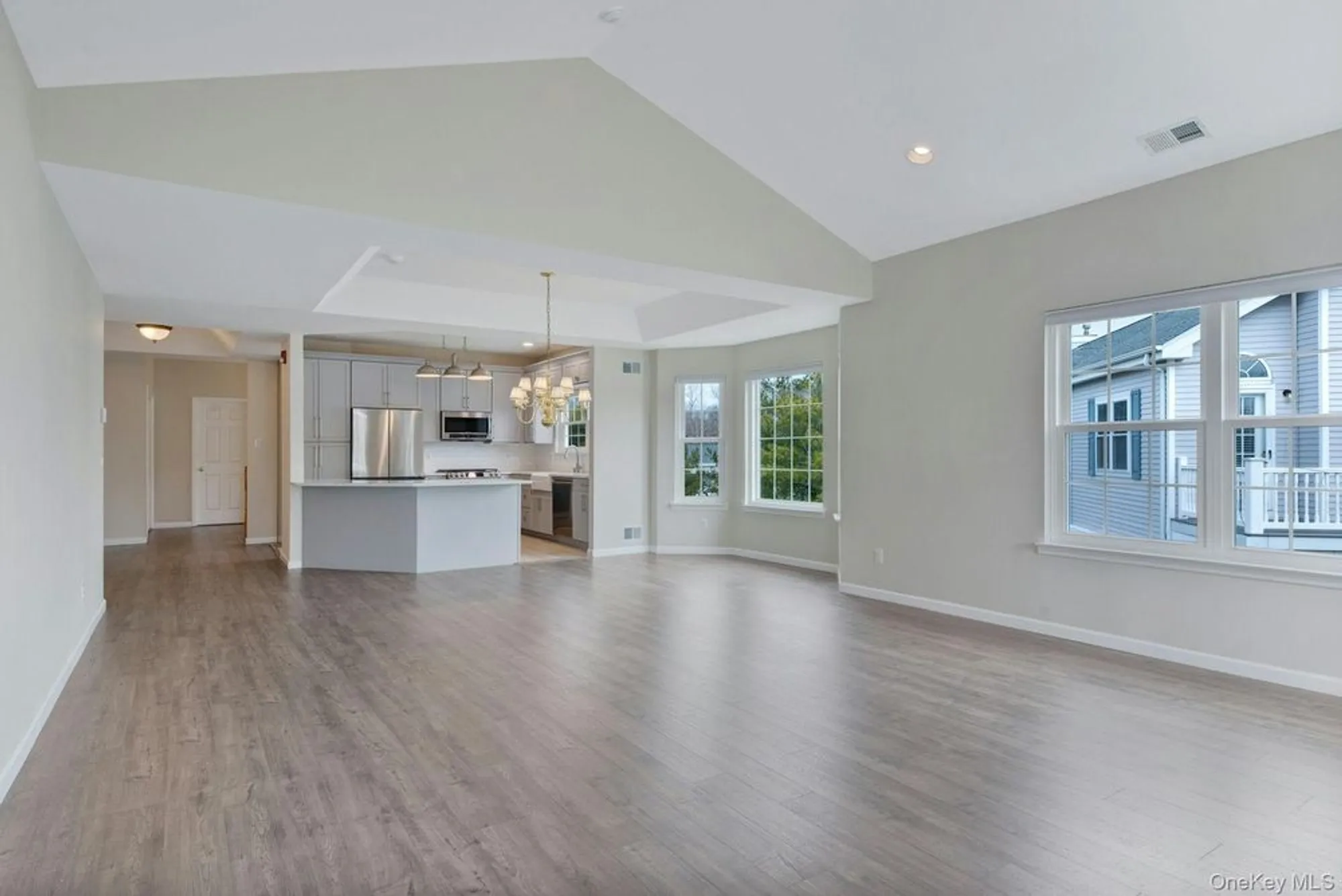 Property Slideshow image 7 of 32 | 521 highland ct # 521, Moriches, NY, 11955