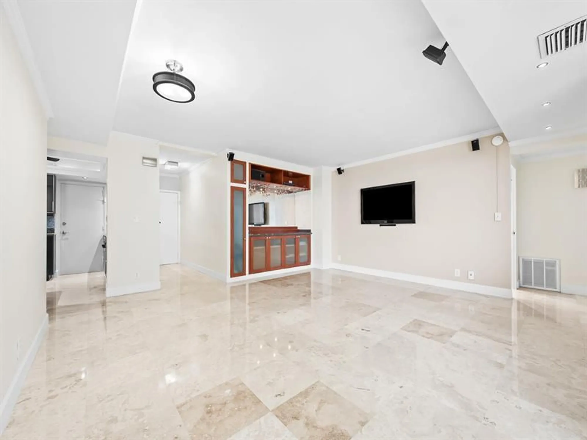 Property Slideshow image 2 of 27 | 3233 ne 34th st 1712, Fort Lauderdale, FL, 33308