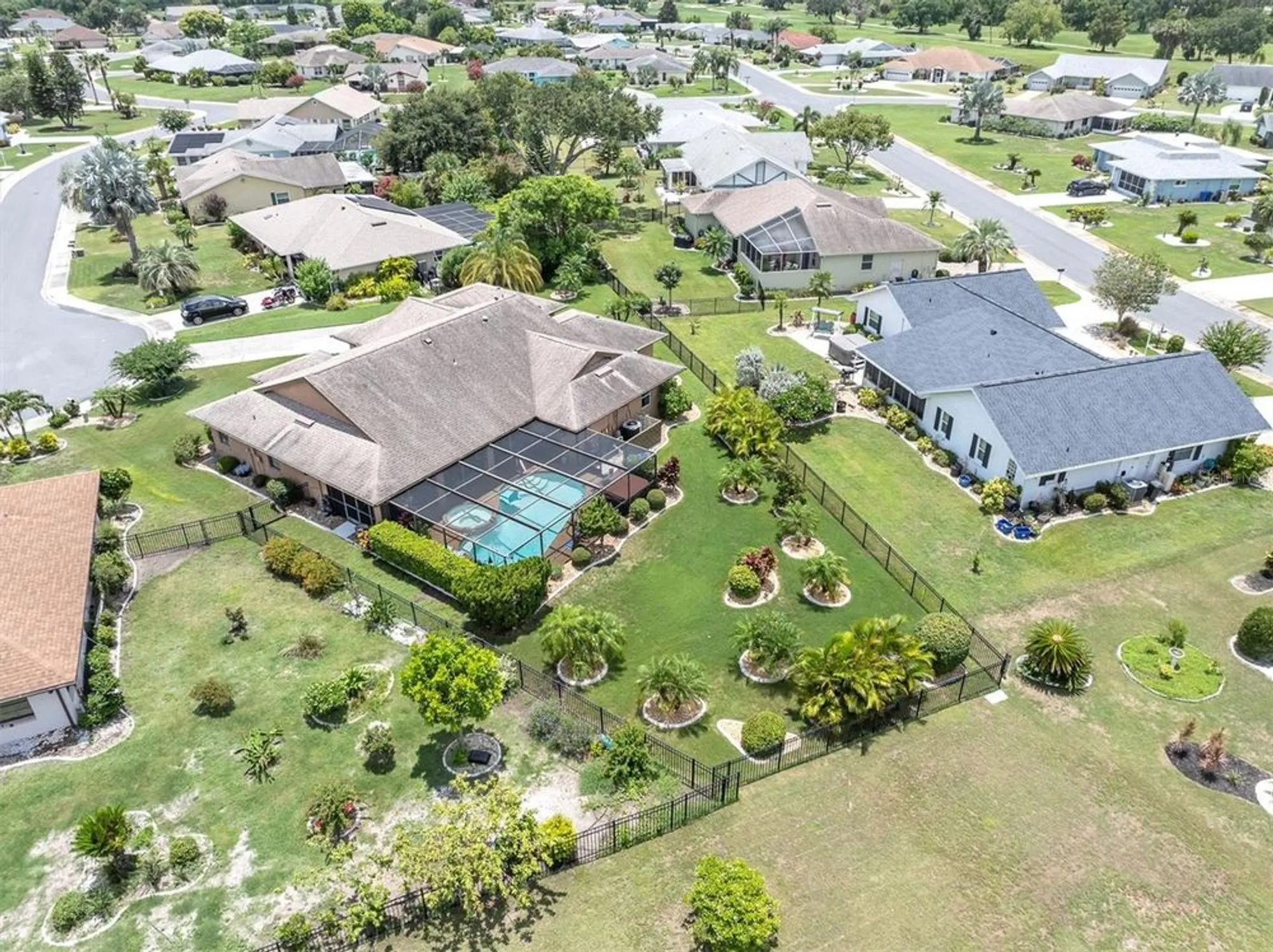 Property Slideshow image 39 of 54 | 301 thorn hill pl, Sun City Center, FL, 33573