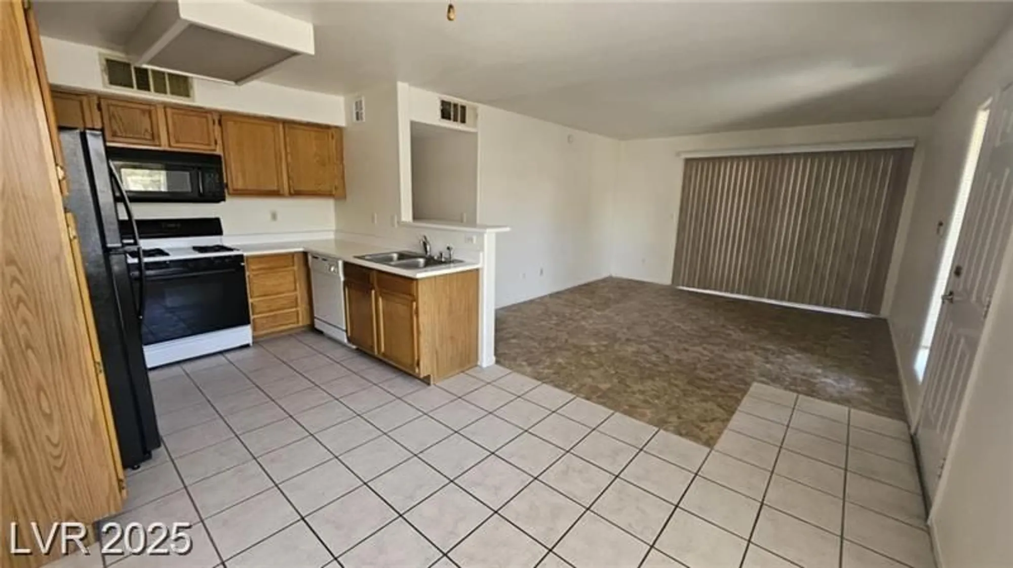 Property Slideshow image 9 of 41 | 3425 e russell rd 164, Las Vegas, NV, 89120