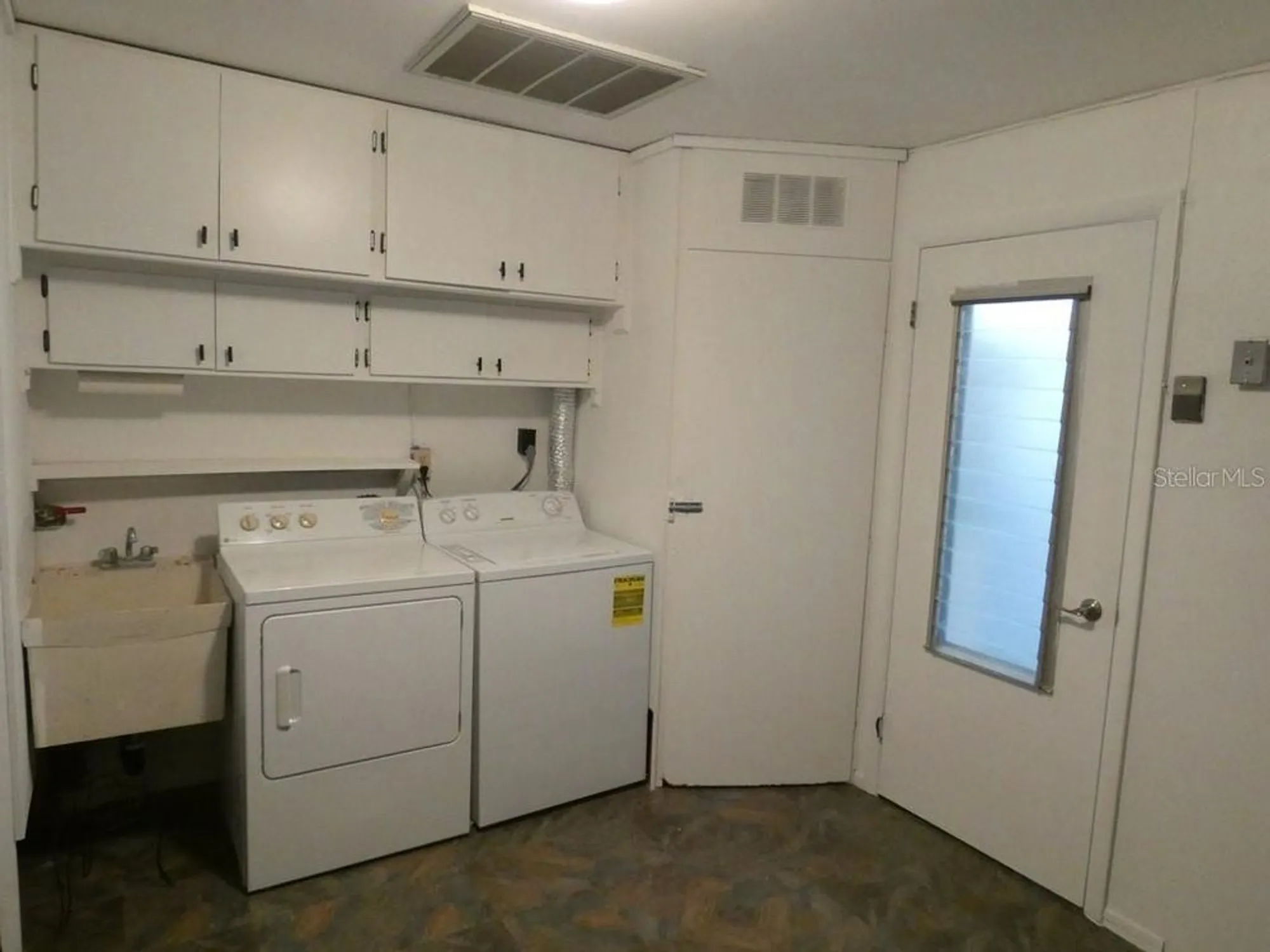 Property Slideshow image 24 of 25 | 2740 whitebridge dr a, Palm Harbor, FL, 34684