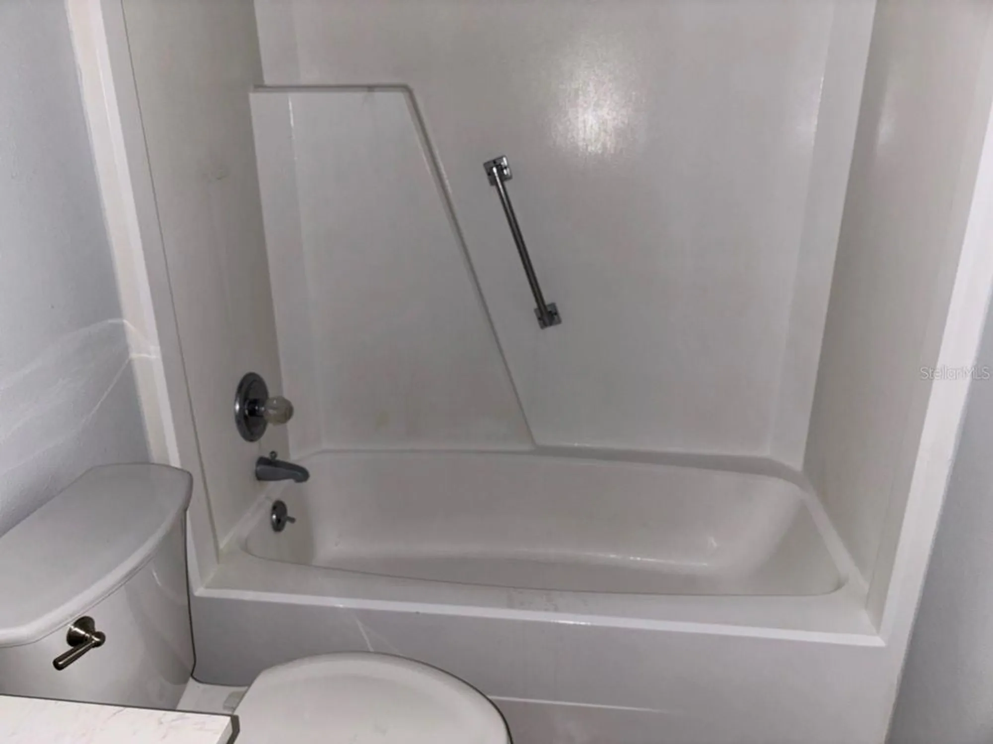 Property Slideshow image 9 of 12 | 5603 80th st n unit 207, Saint Petersburg, FL, 33709