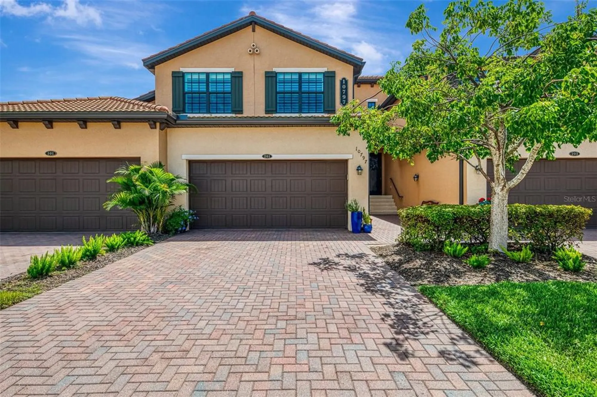 Property Slideshow image 6 of 98 | 10797 tarflower dr unit 201, Venice, FL, 34293