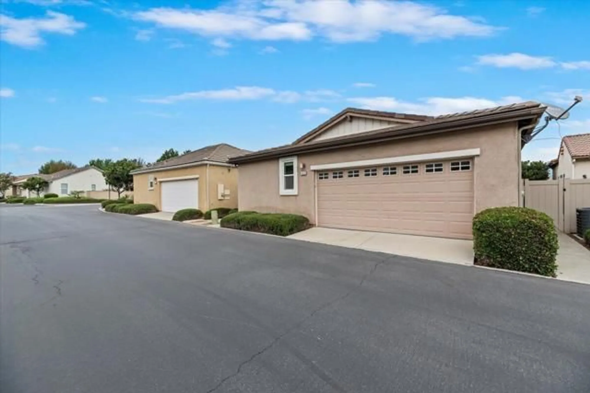 Property Slideshow image 39 of 44 | 1563 quiet crk, Beaumont, CA, 92223