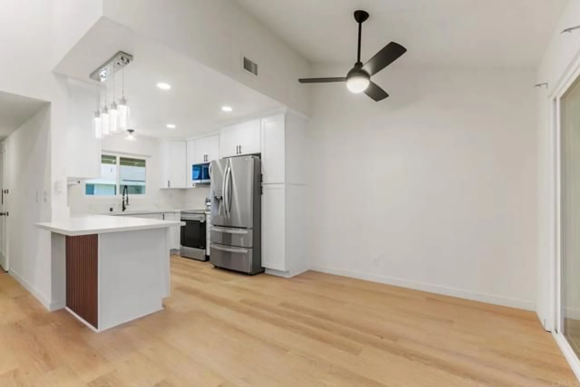 Property Slideshow image 7 of 40 | 3755 vista campana 30, Oceanside, CA, 92057