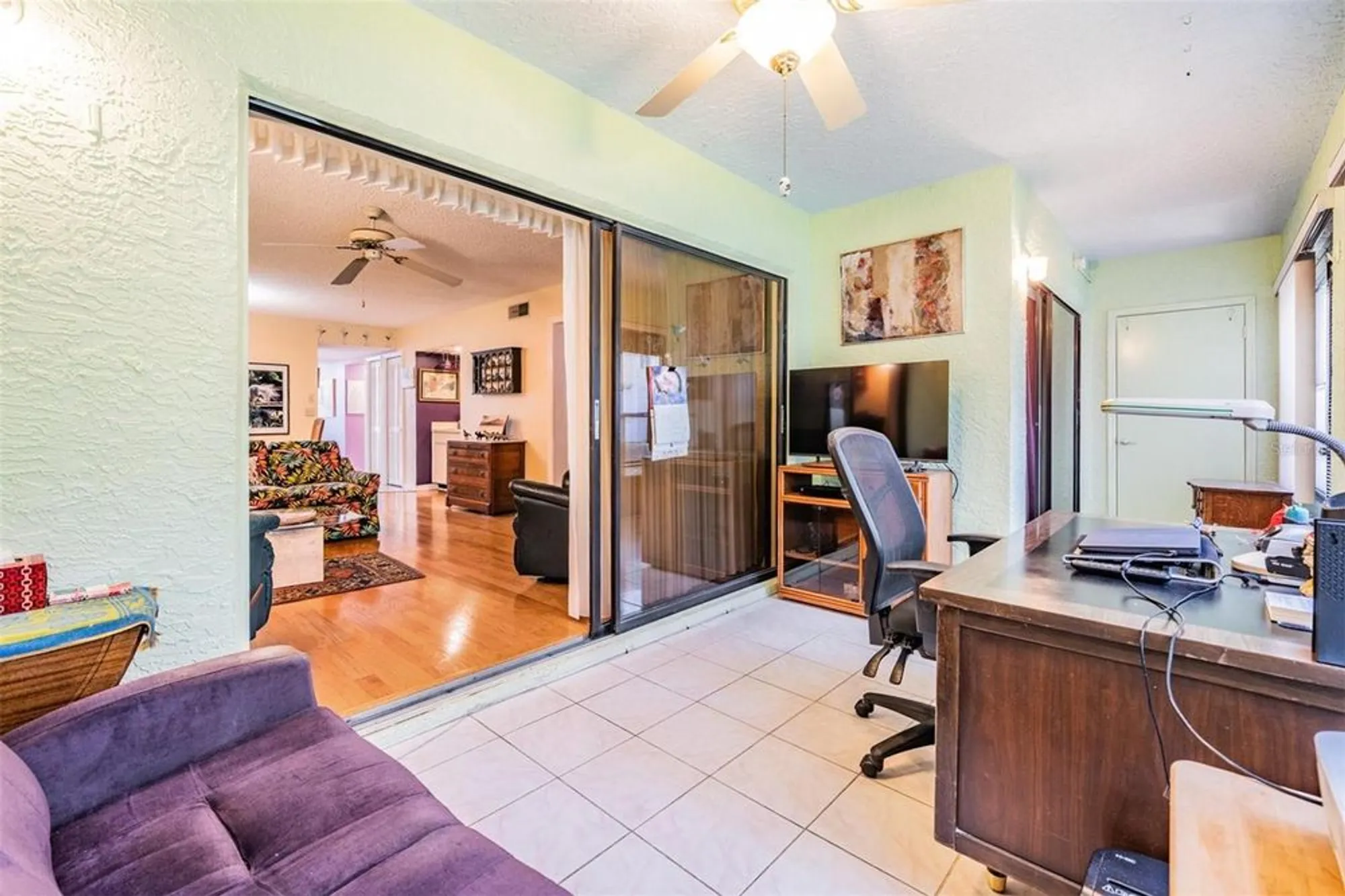 Property Slideshow image 26 of 35 | 2020 lakeview dr 102, Clearwater, FL, 33763