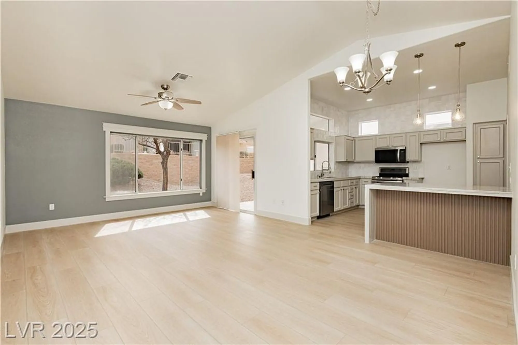 Property Slideshow image 22 of 46 | 10309 georgetown pl, Las Vegas, NV, 89134