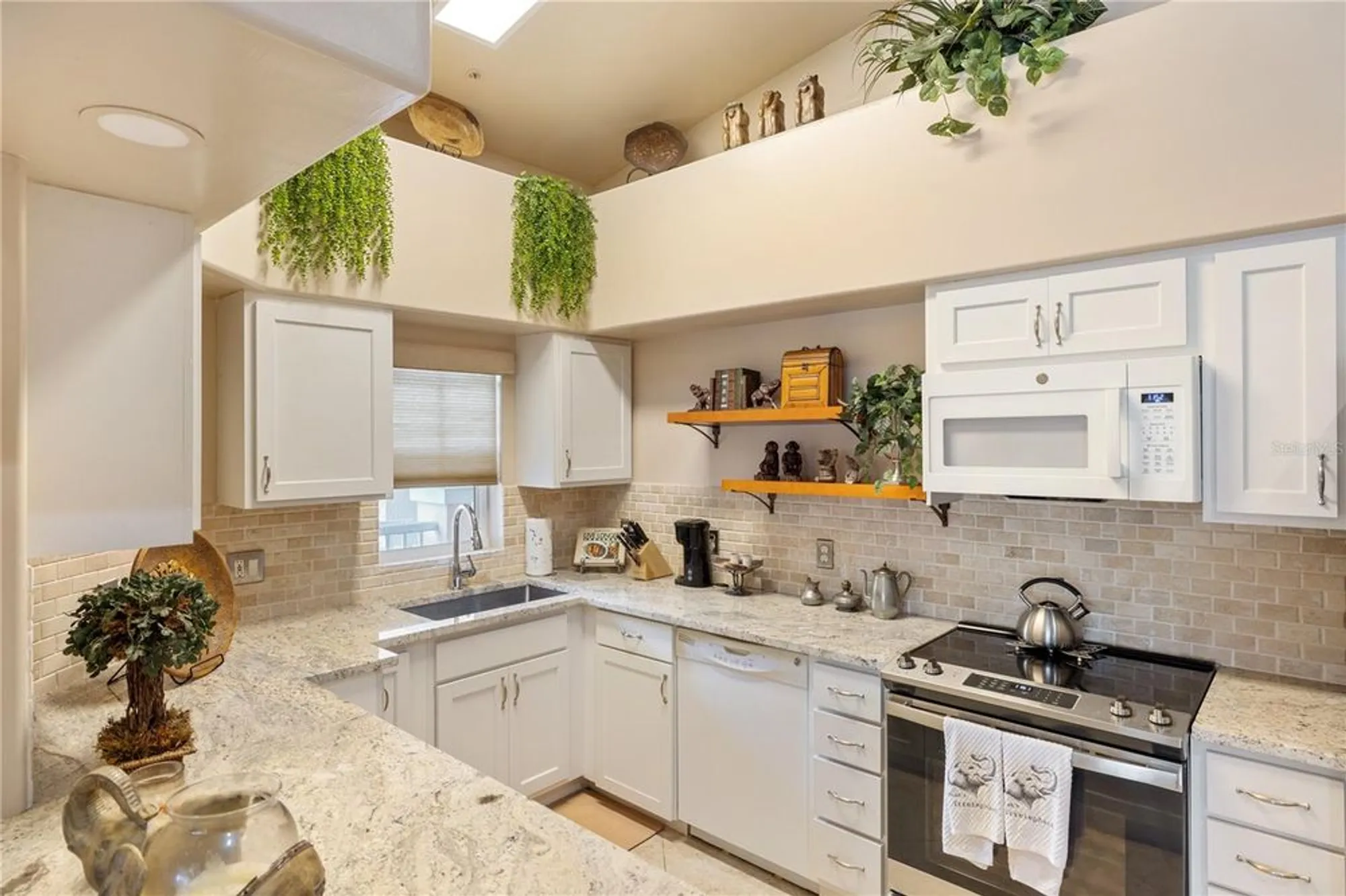 Property Slideshow image 7 of 55 | 4244 central sarasota pkwy apt 726, Sarasota, FL, 34238