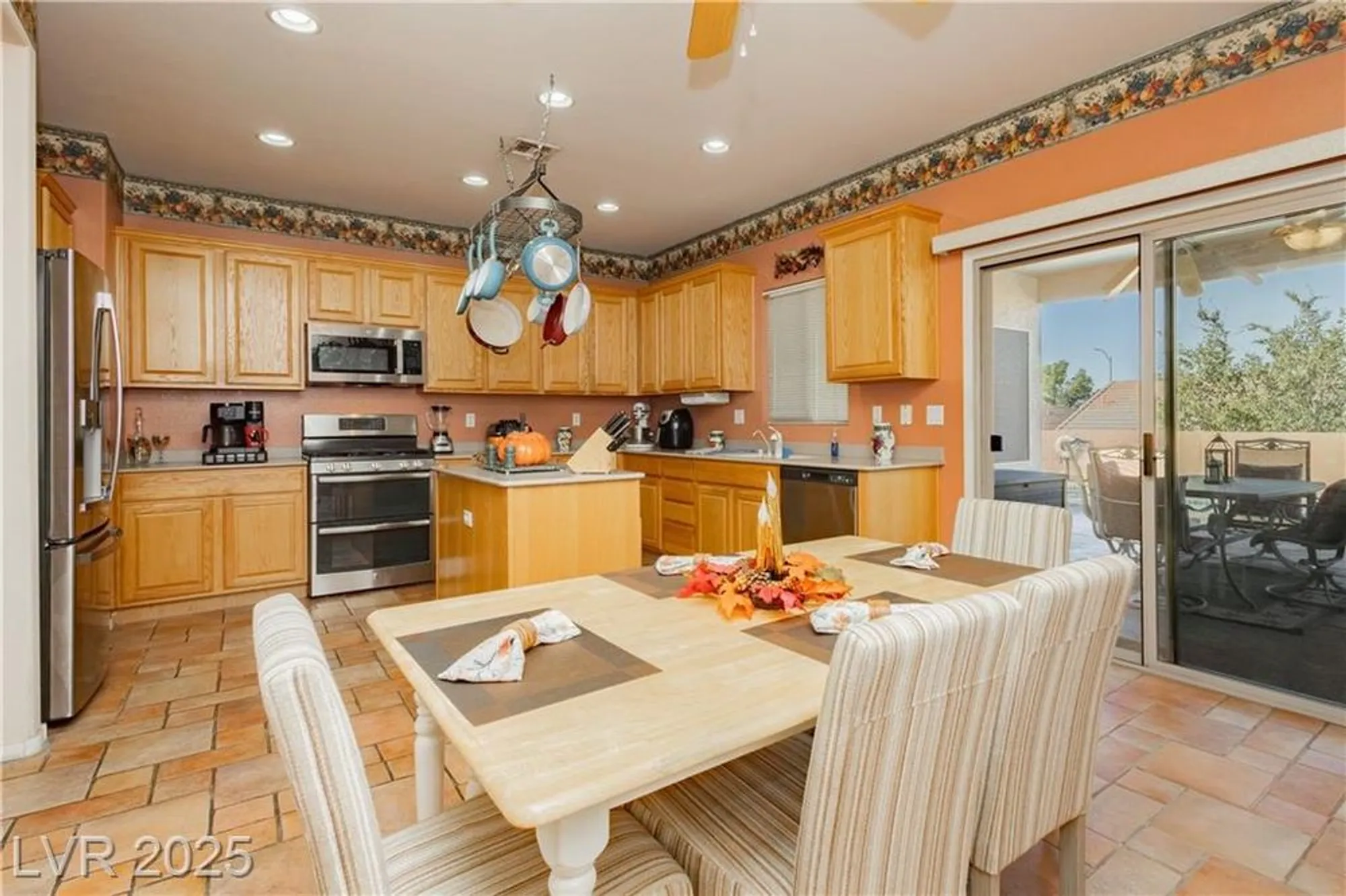 Property Slideshow image 12 of 26 | 1802 cypress bay ave, Henderson, NV, 89012