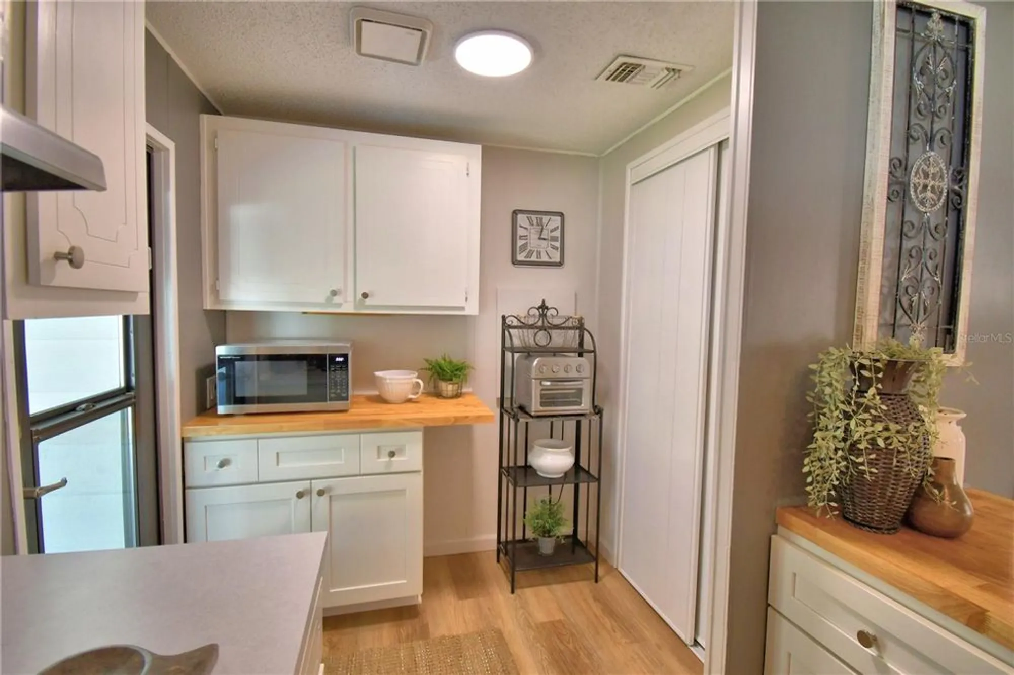 Property Slideshow image 9 of 50 | 4849 goldenview ln, Lakeland, FL, 33811