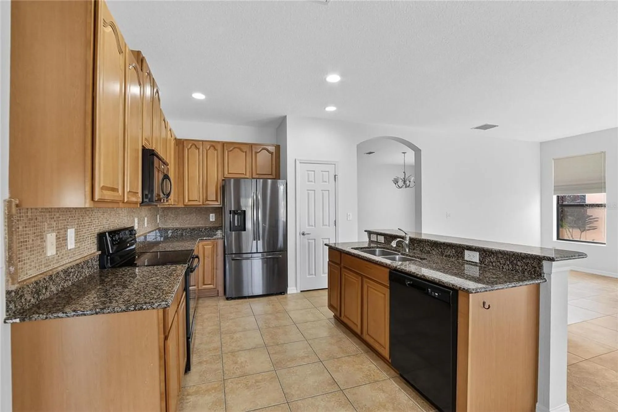 Property Slideshow image 11 of 76 | 331 cedar falls dr, Apollo Beach, FL, 33572