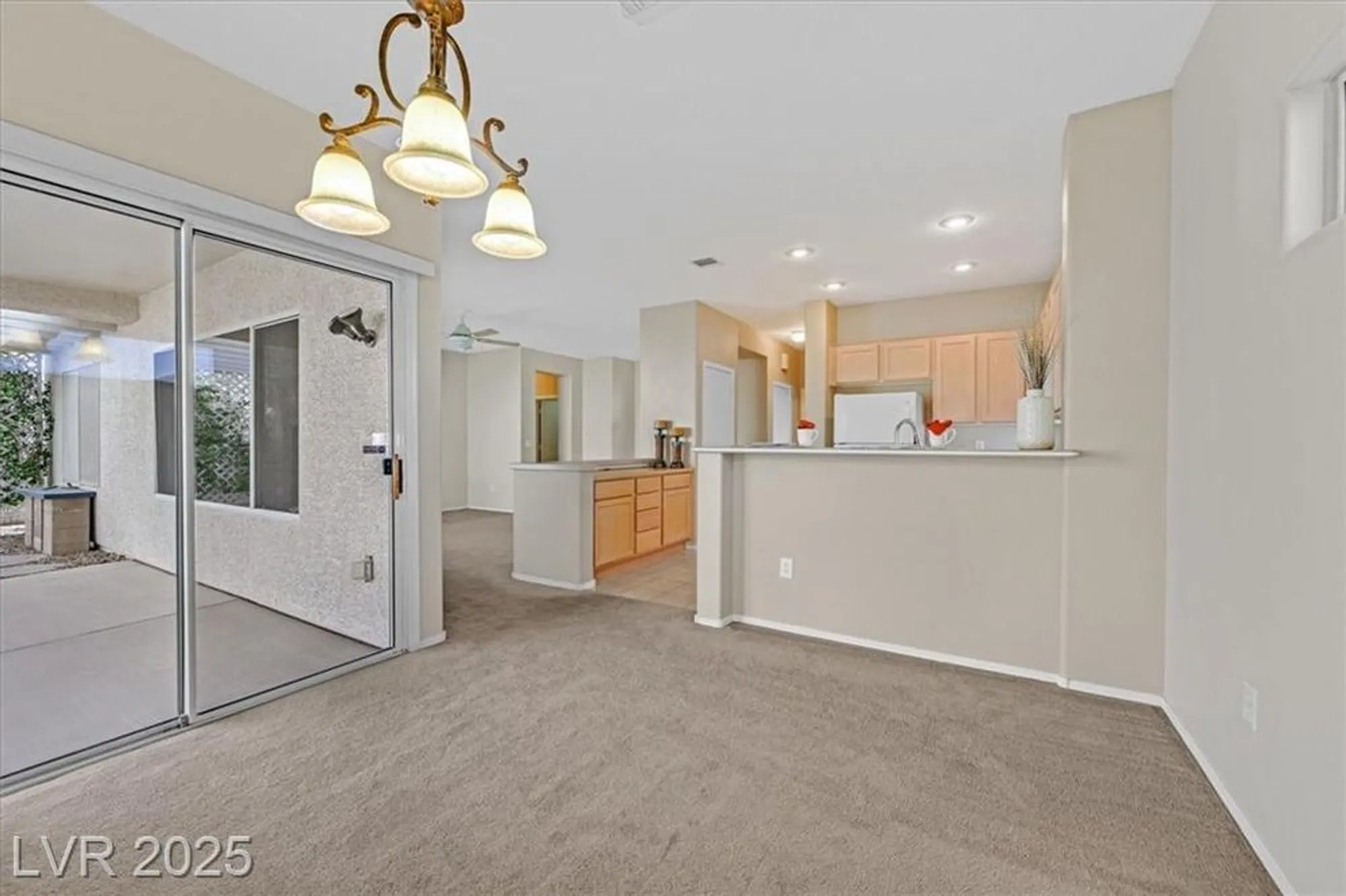 Property Slideshow image 10 of 37 | 2026 wildwood lake st, Henderson, NV, 89052